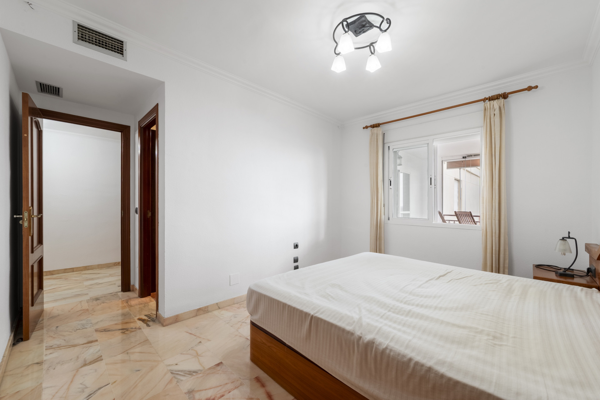 Sea-View 3-Bed Apartment with Terrace, Torrequebrada, Benalmadena — Benalmadena Costa