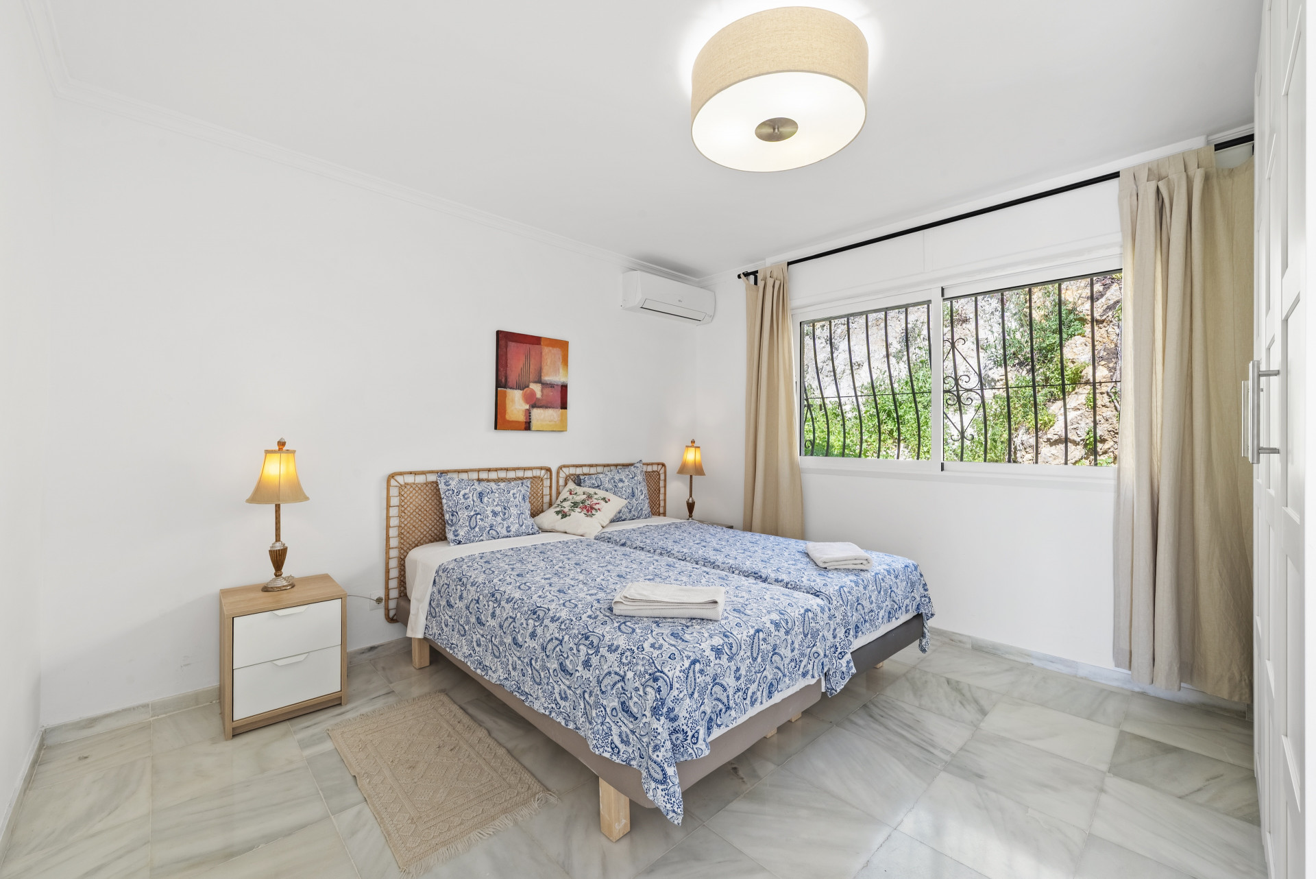 Detached Villa with Two Apartments & Sea Views, Torreblanca, Fuengirola — Fuengirola