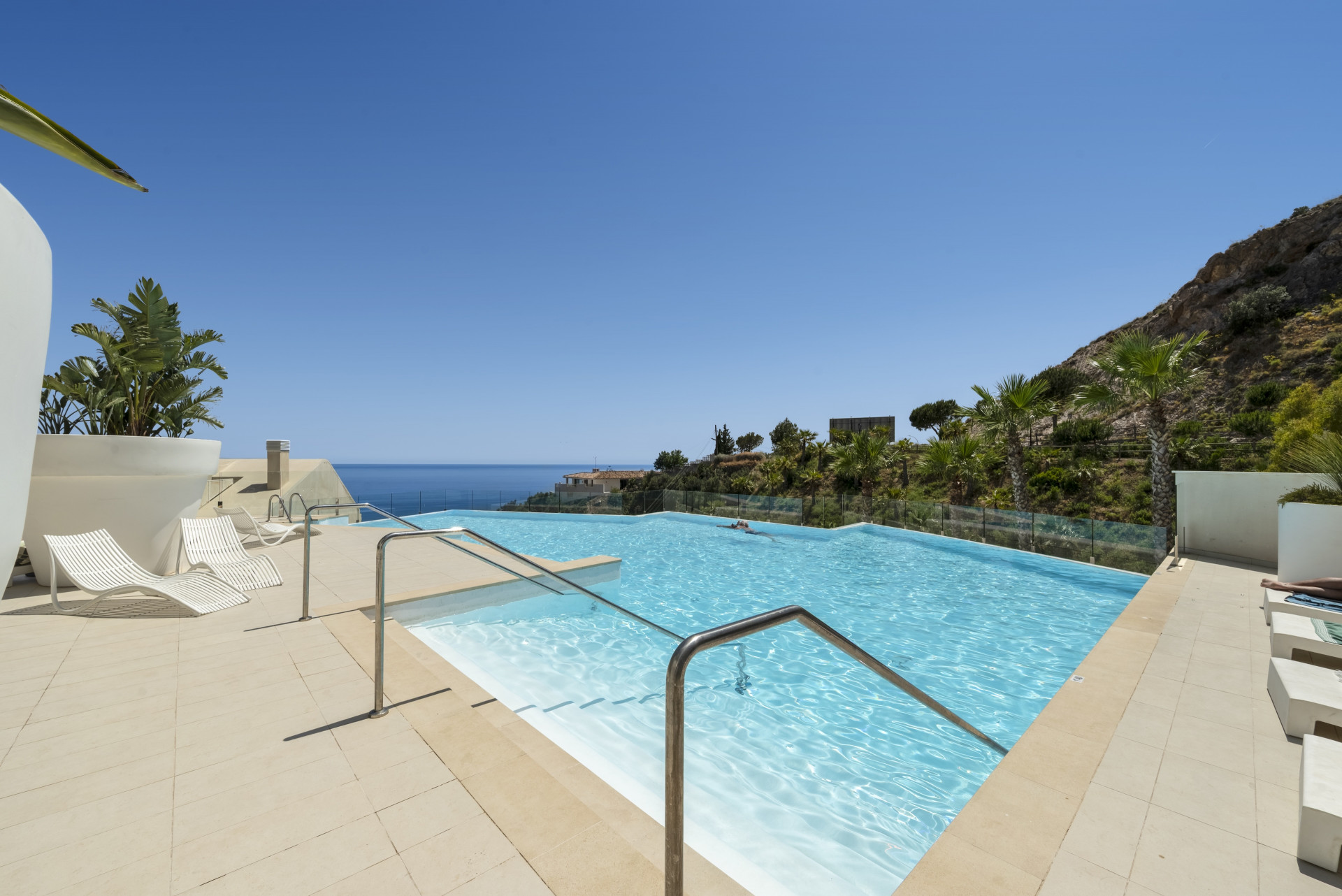 Luxury 3-Bed Duplex Penthouse with Sea Views, Benalmádena — Benalmadena