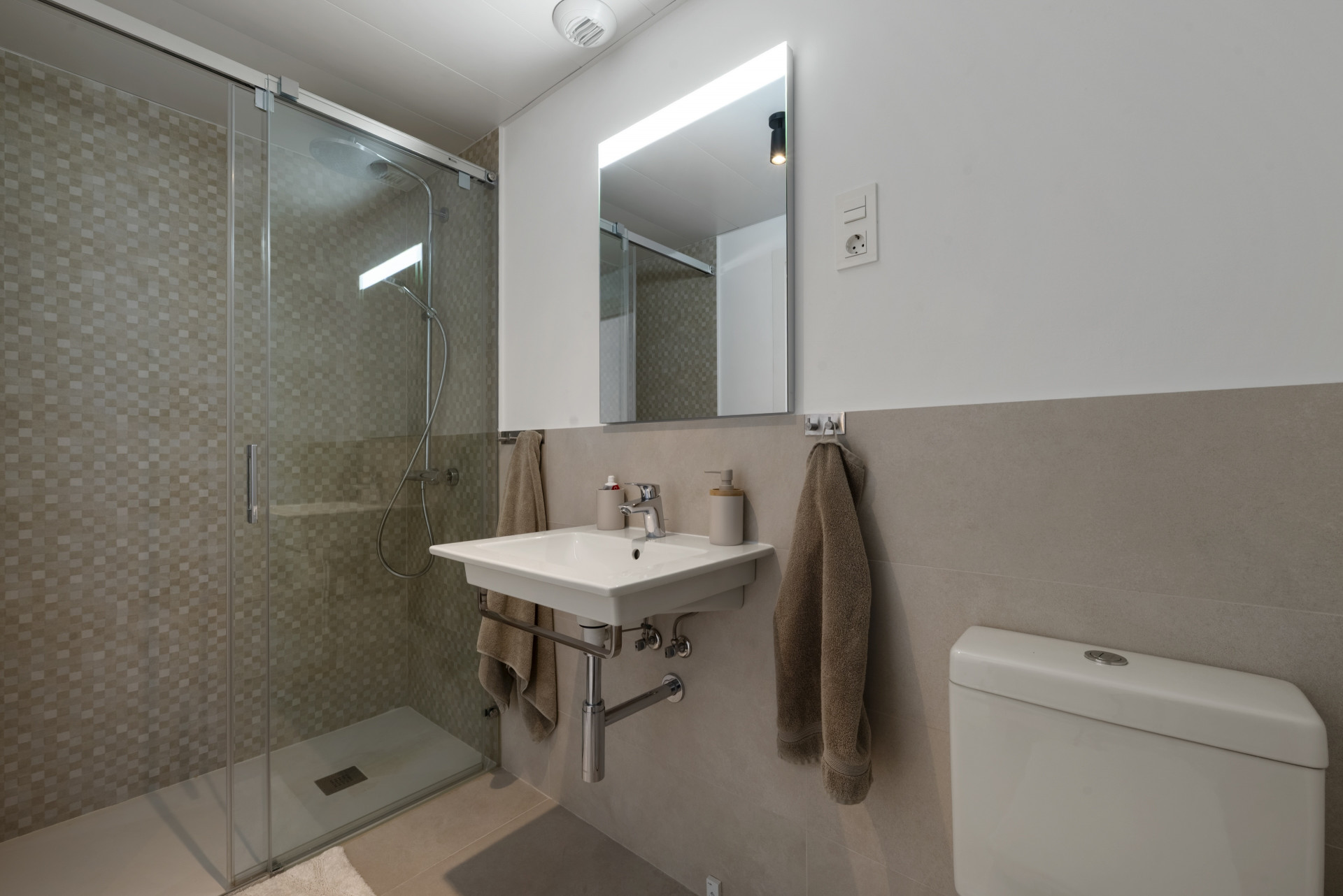 Luxury 3-Bed Duplex Penthouse with Sea Views, Benalmádena — Benalmadena
