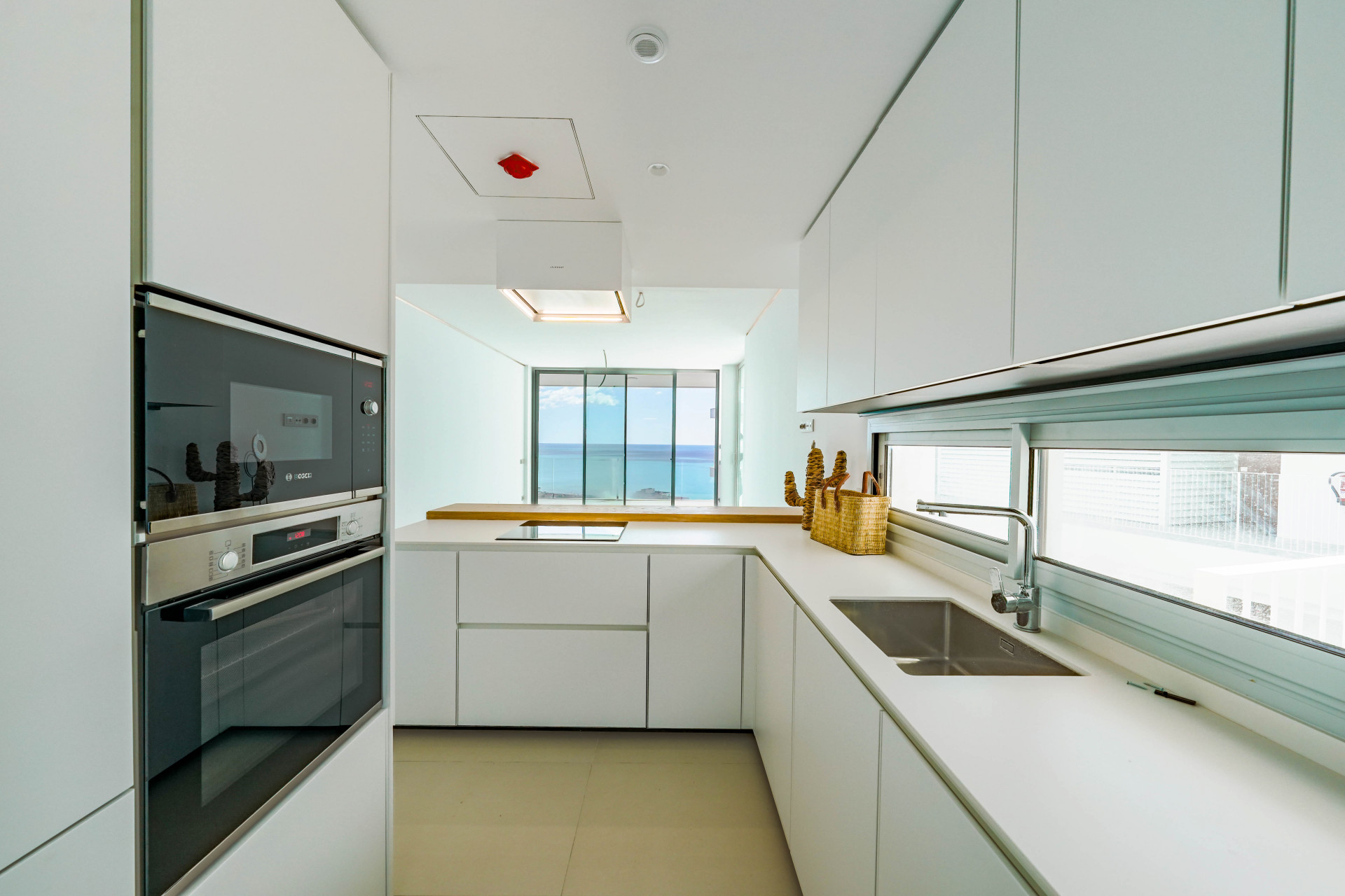 Sea-View Penthouse with Solarium & Jacuzzi, La Reserva del Higuerón — Fuengirola
