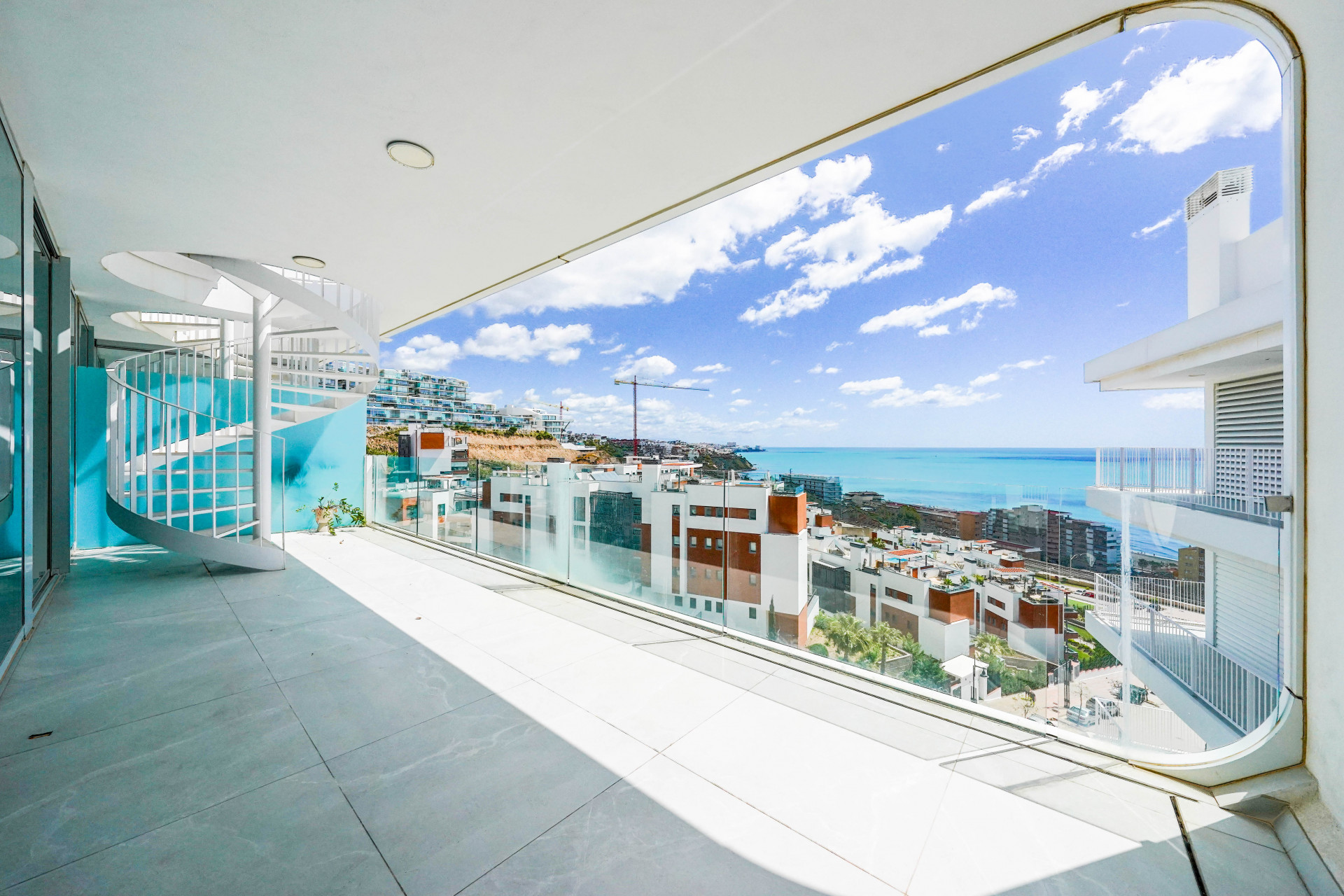 Sea-View Penthouse with Solarium & Jacuzzi, La Reserva del Higuerón — Fuengirola