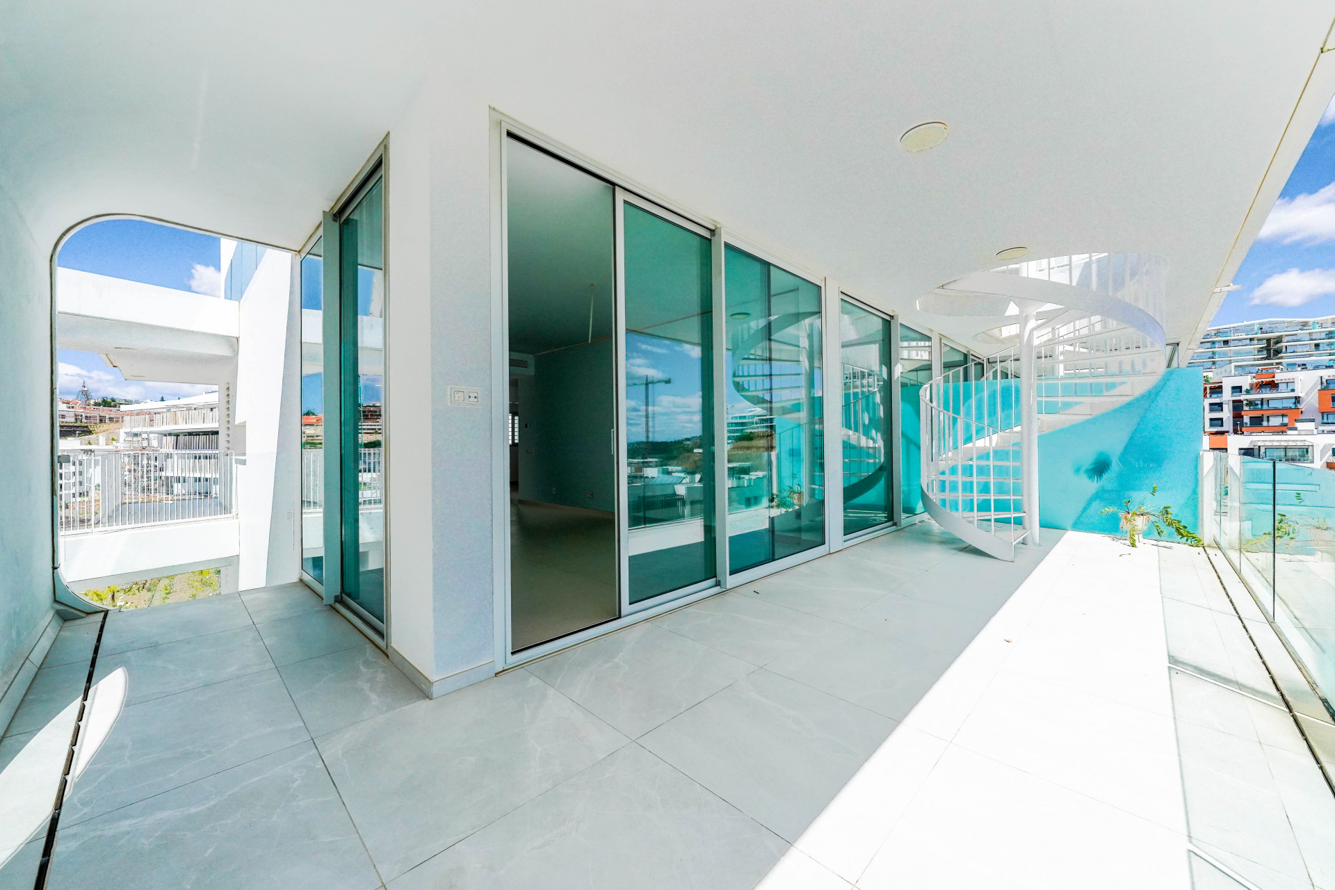 Sea-View Penthouse with Solarium & Jacuzzi, La Reserva del Higuerón — Fuengirola