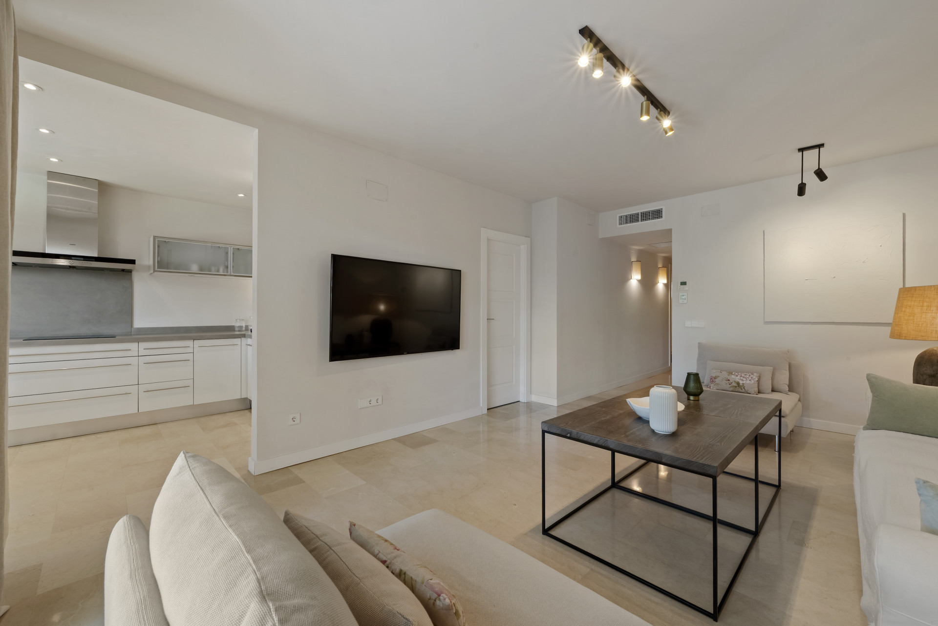 Renovated 2-Bed Ground Floor Apartment Near Sohail Castle, Fuengirola — Fuengirola