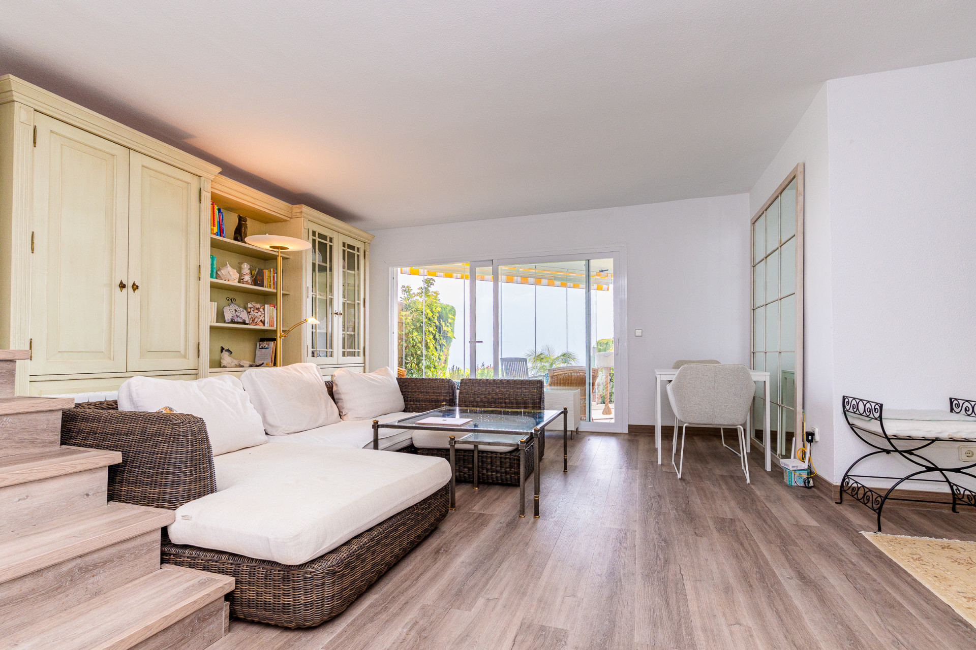 Refurbished 2-Bed Townhouse with Sea Views in Calahonda — Calahonda