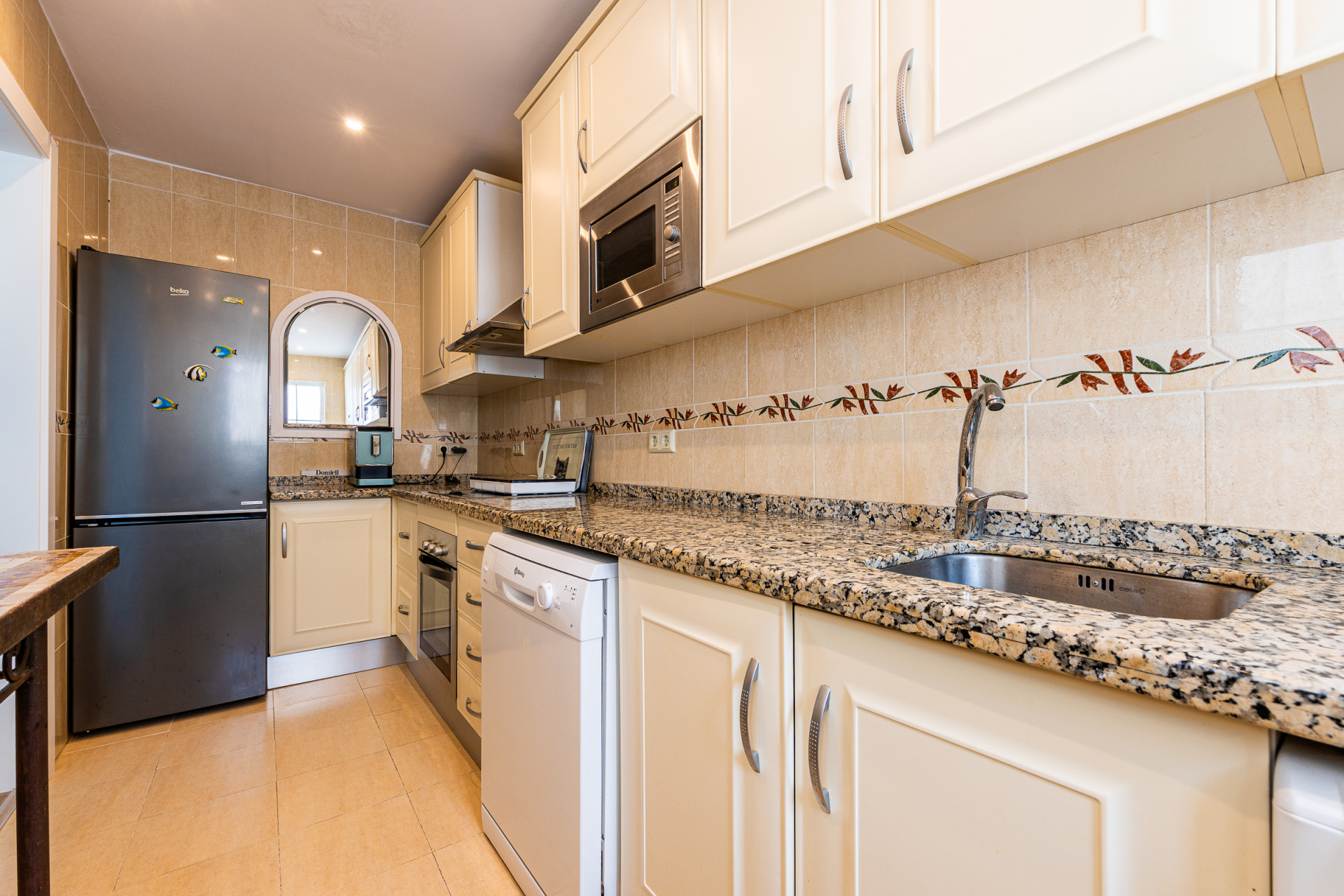 Refurbished 2-Bed Townhouse with Sea Views in Calahonda — Calahonda