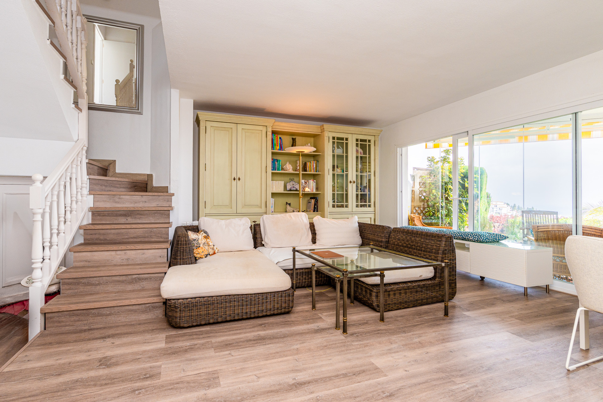 Refurbished 2-Bed Townhouse with Sea Views in Calahonda — Calahonda