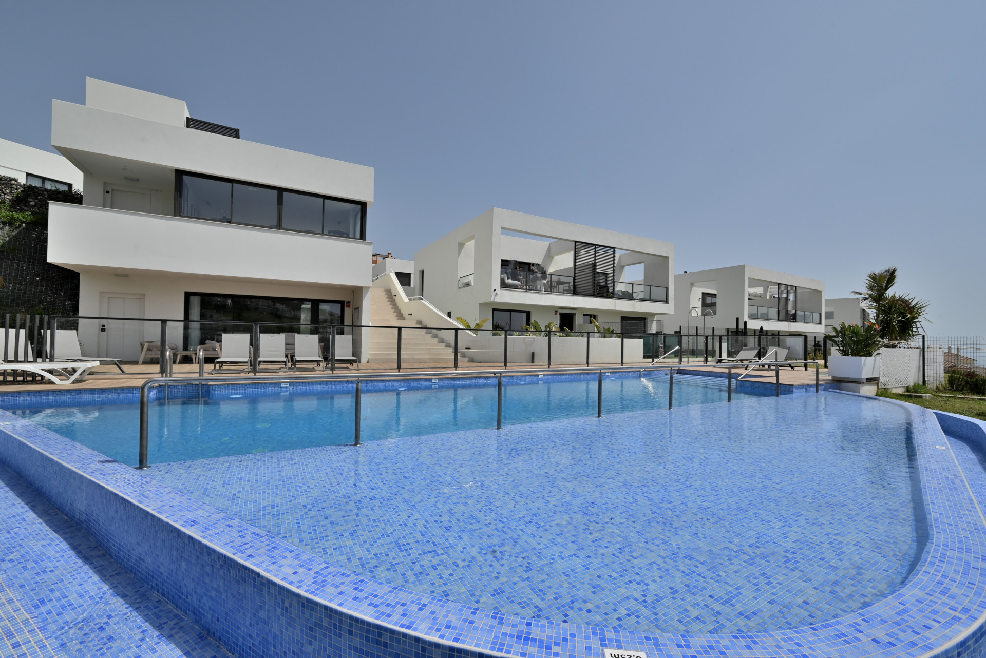 Modern 4-Bed Semi-Detached Villa with Sea Views, Riviera del Sol — Riviera del Sol