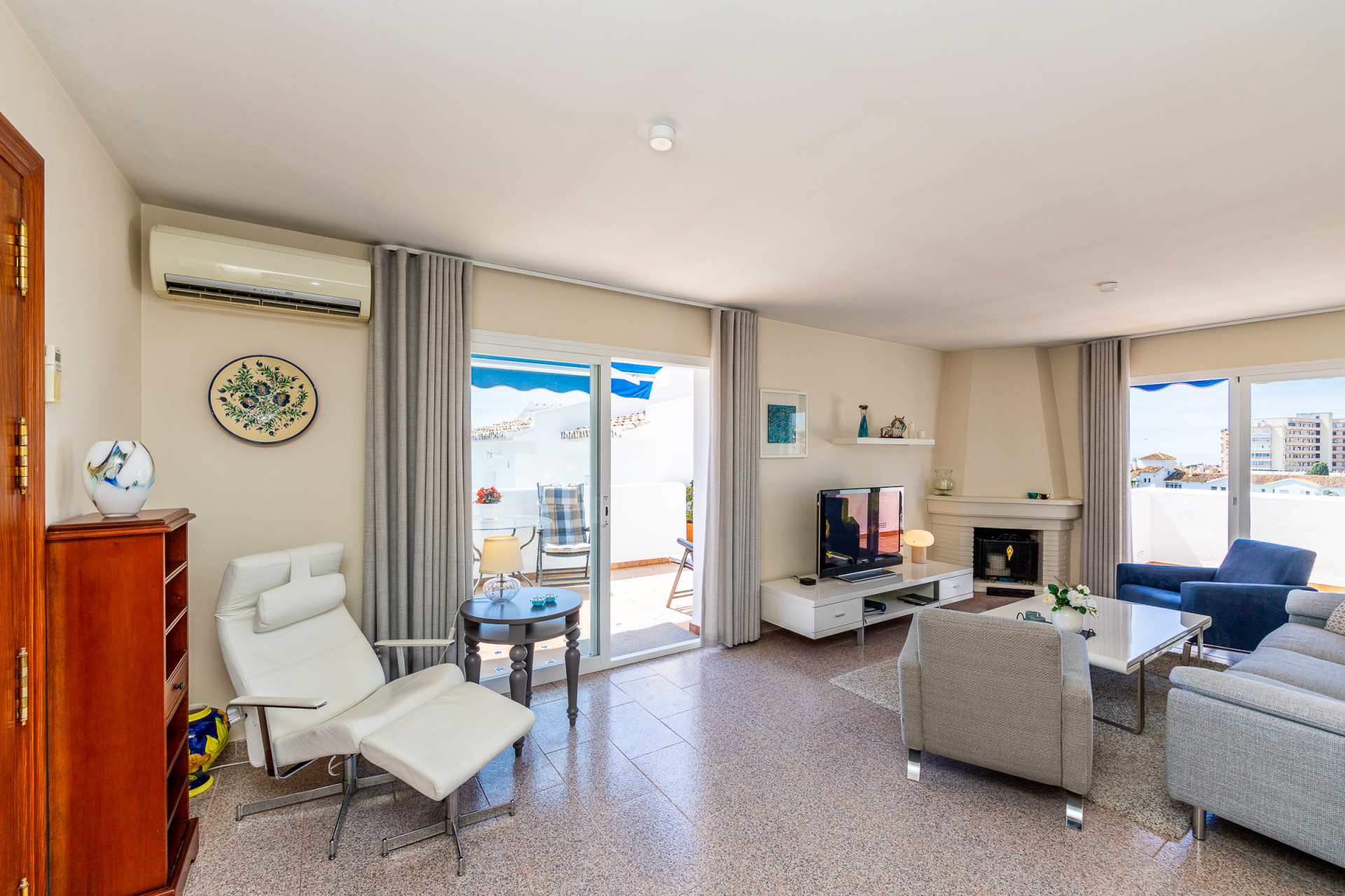 Sea View Penthouse, 3 Beds, Riviera del Sol – Walk to Beach — Riviera del Sol