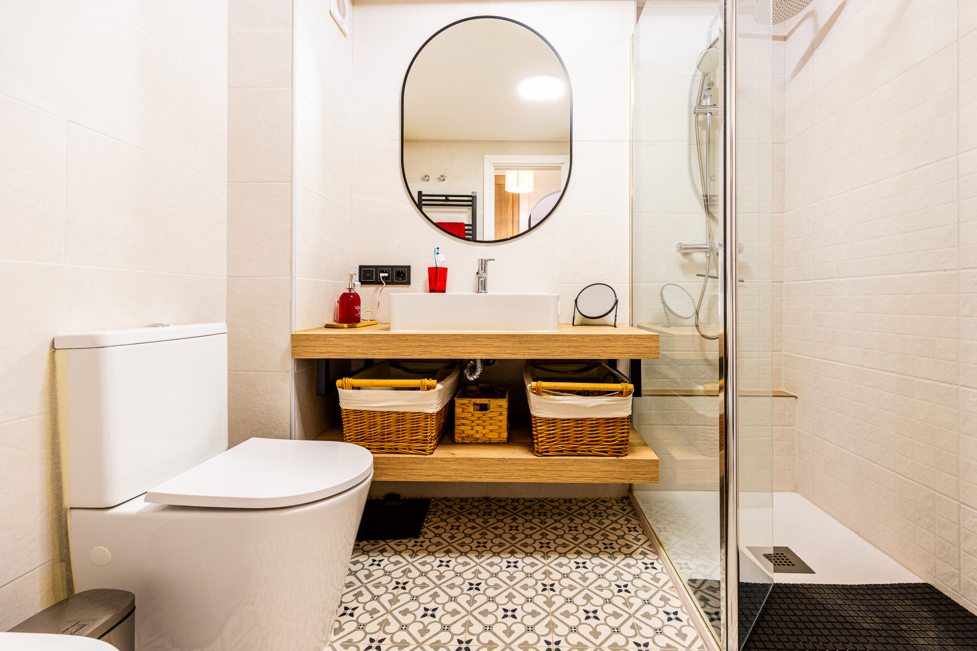 Renovated Corner Apartment with Sea Views, Calahonda — Calahonda