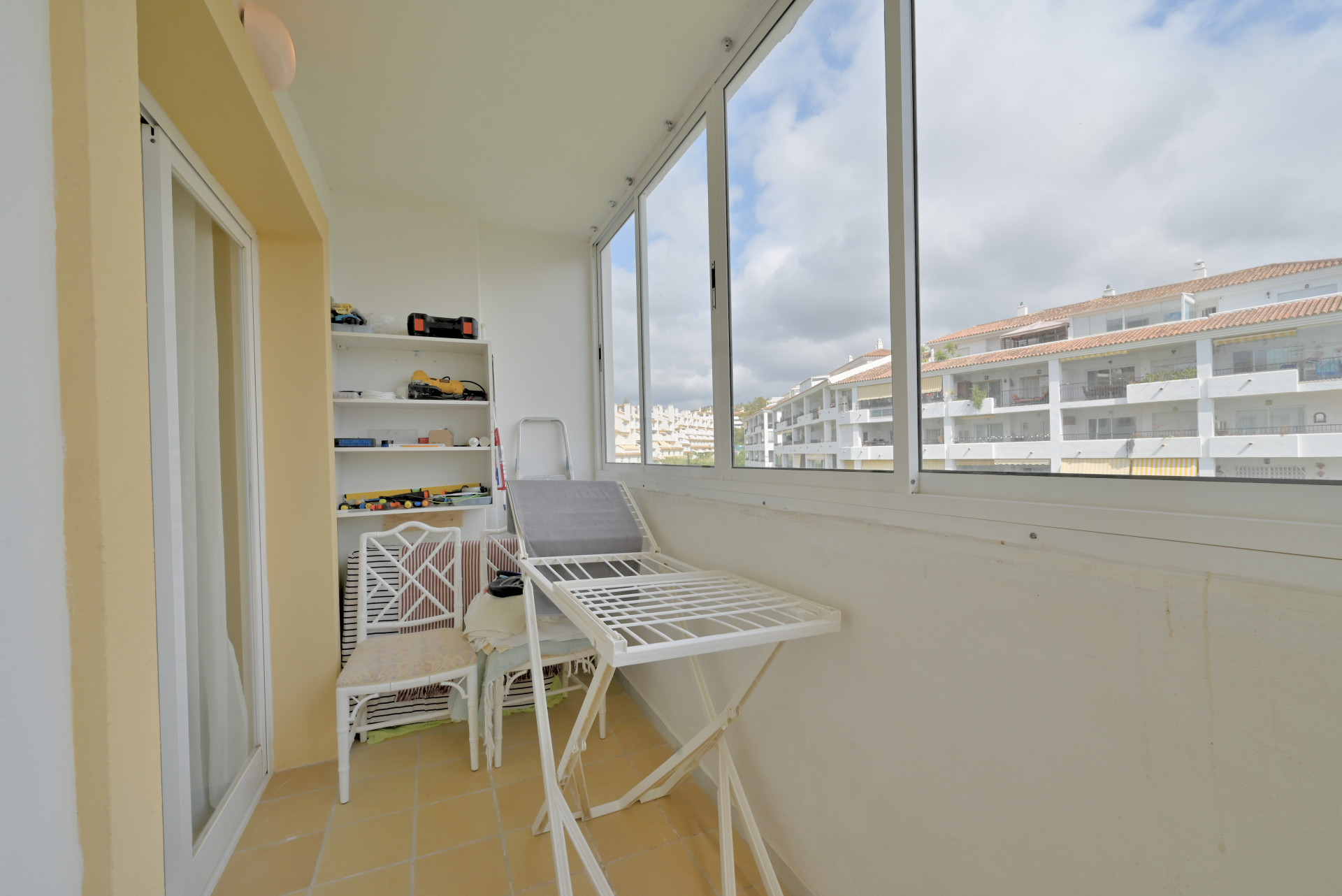 Refurbished 2-Bed Apartment with Terrace in Lower Calahonda — Calahonda