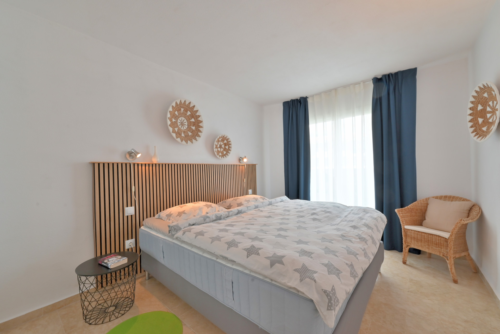 Refurbished 2-Bed Apartment with Terrace in Lower Calahonda — Calahonda