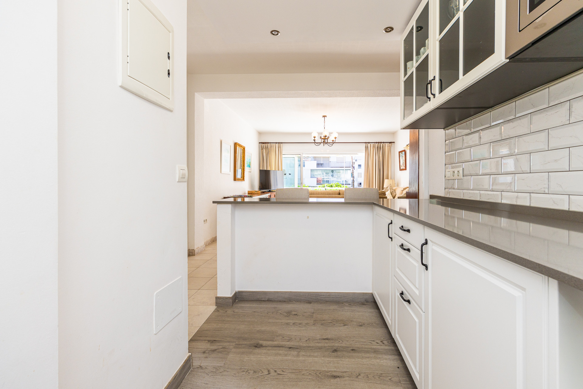 Front-Line Beach 2-Bed Apartment in Los Boliches, Fuengirola — Fuengirola
