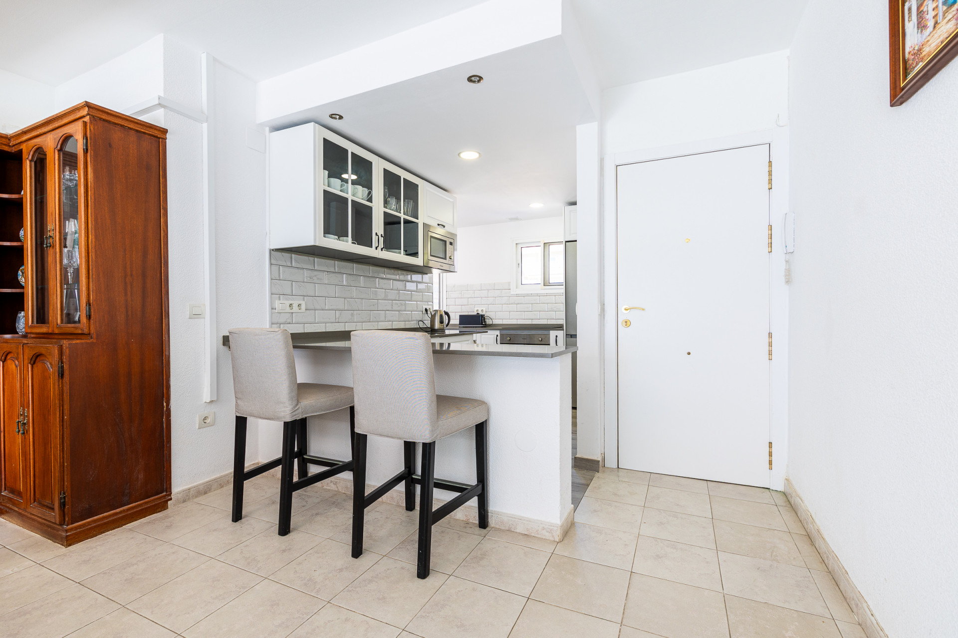 Front-Line Beach 2-Bed Apartment in Los Boliches, Fuengirola — Fuengirola