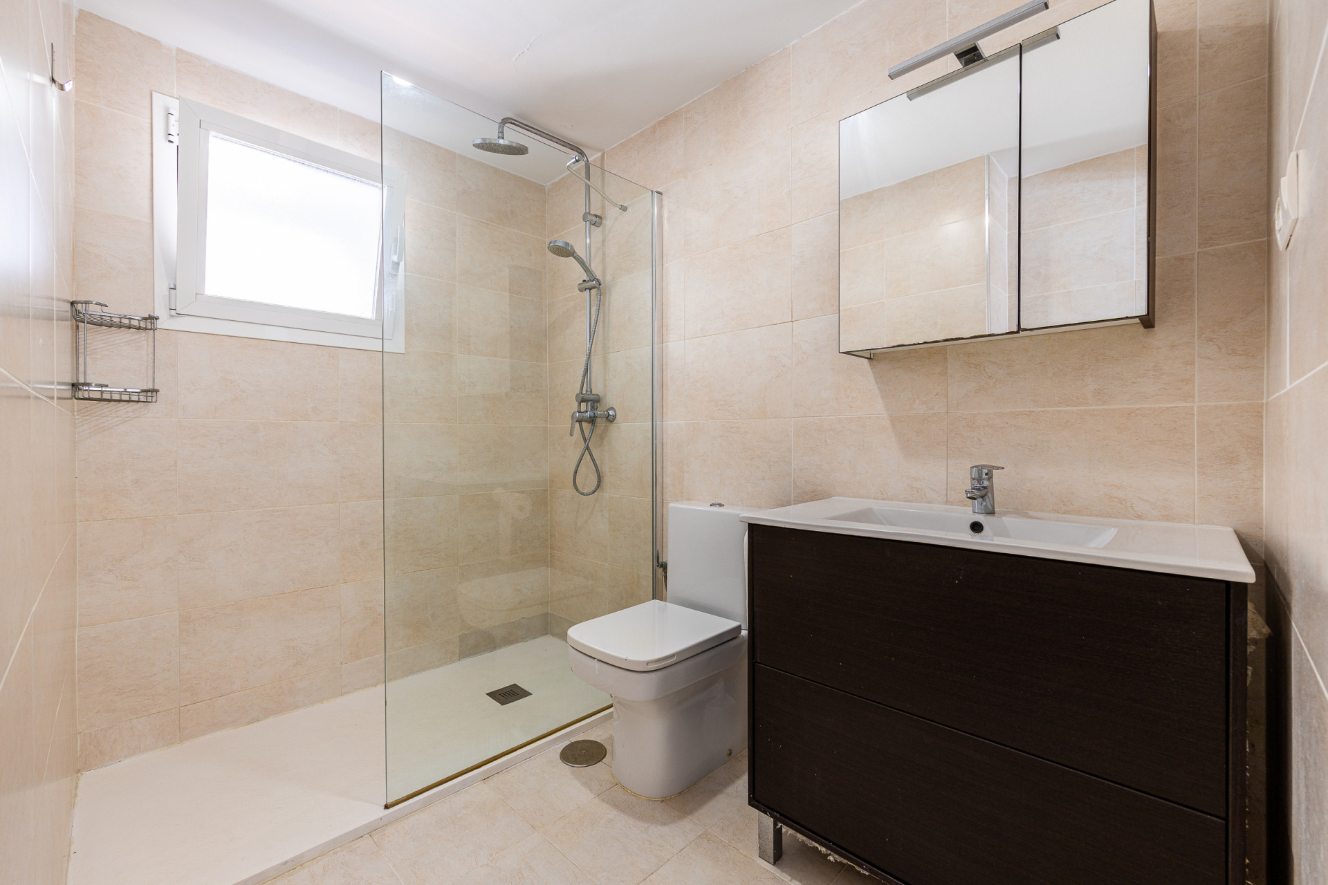 Front-Line Beach 2-Bed Apartment in Los Boliches, Fuengirola — Fuengirola