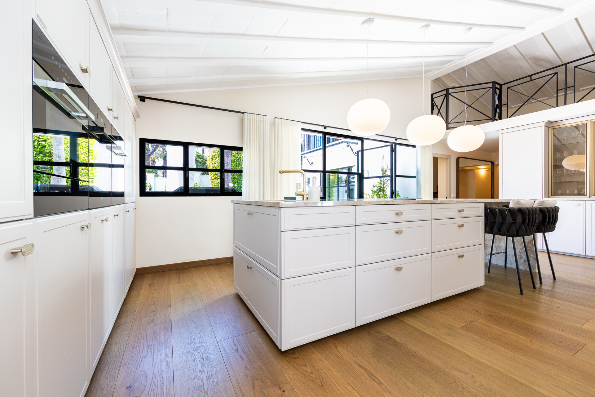 Fully Renovated Villa in Los Monteros, Marbella Este – 5 Beds, Pool — Marbella Este - Los Monteros