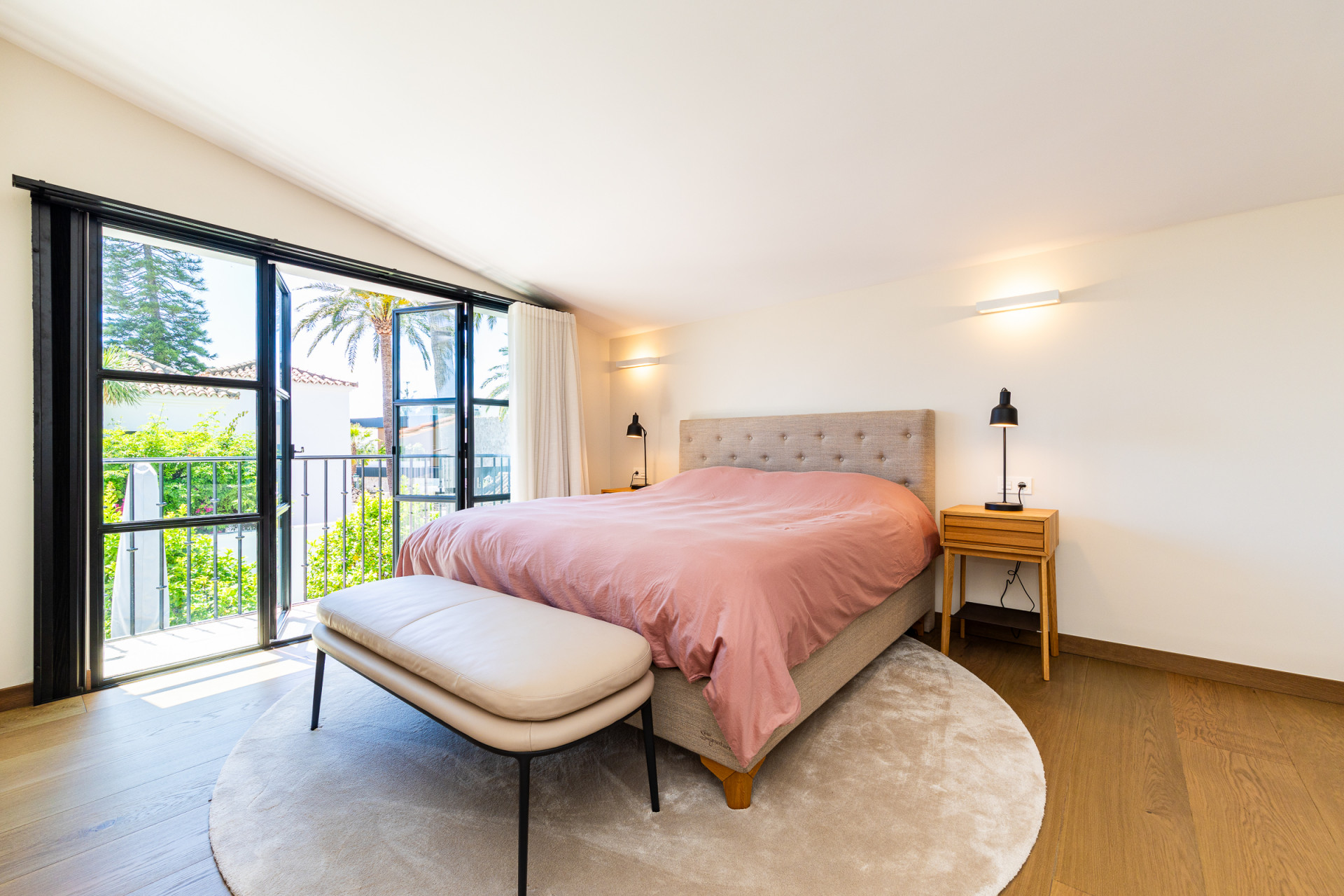 Fully Renovated Villa in Los Monteros, Marbella Este – 5 Beds, Pool — Marbella Este - Los Monteros