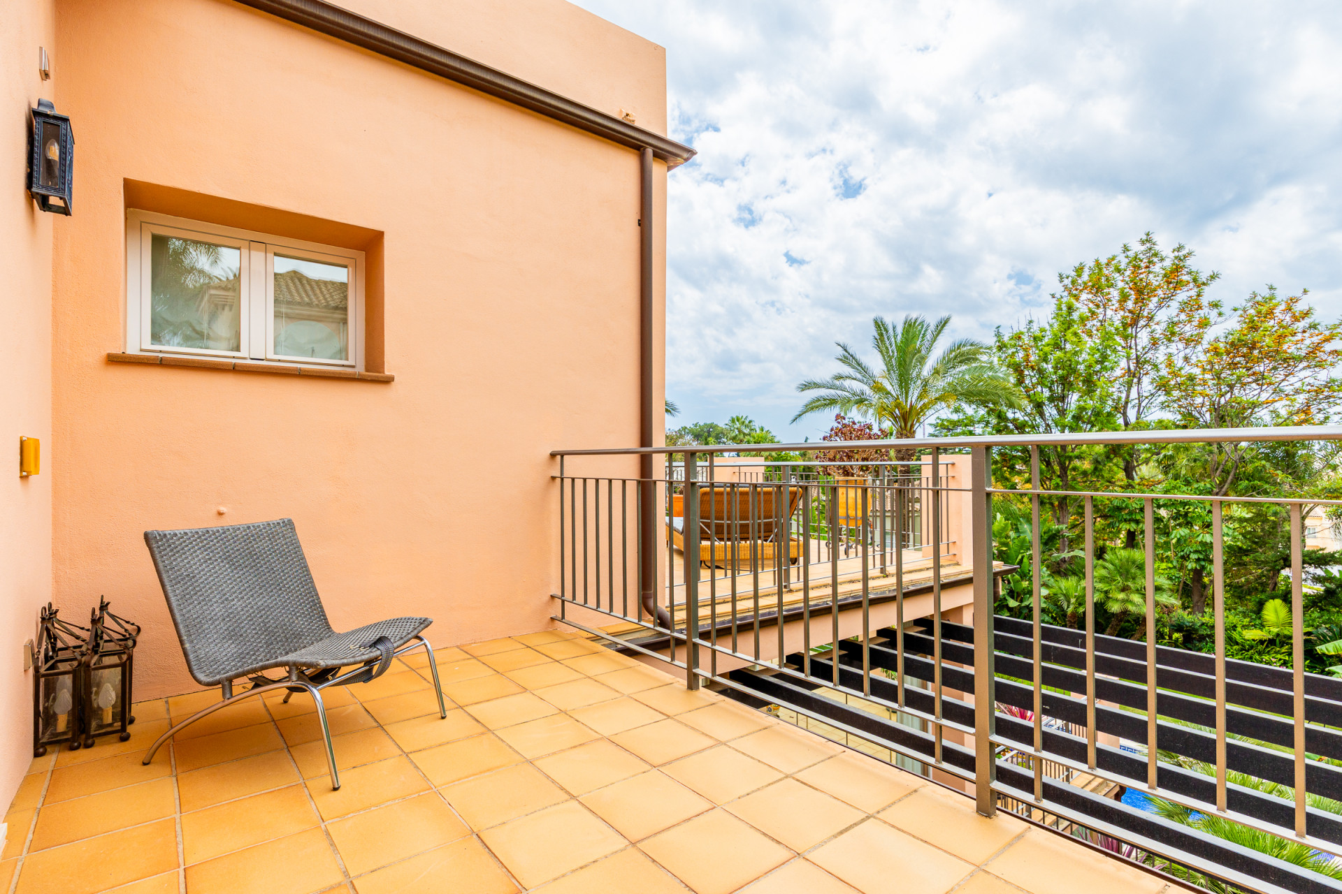 Five-Bedroom Villa with Elevator and Pool in El Rosario, East Marbella — Marbella Este - El Rosario