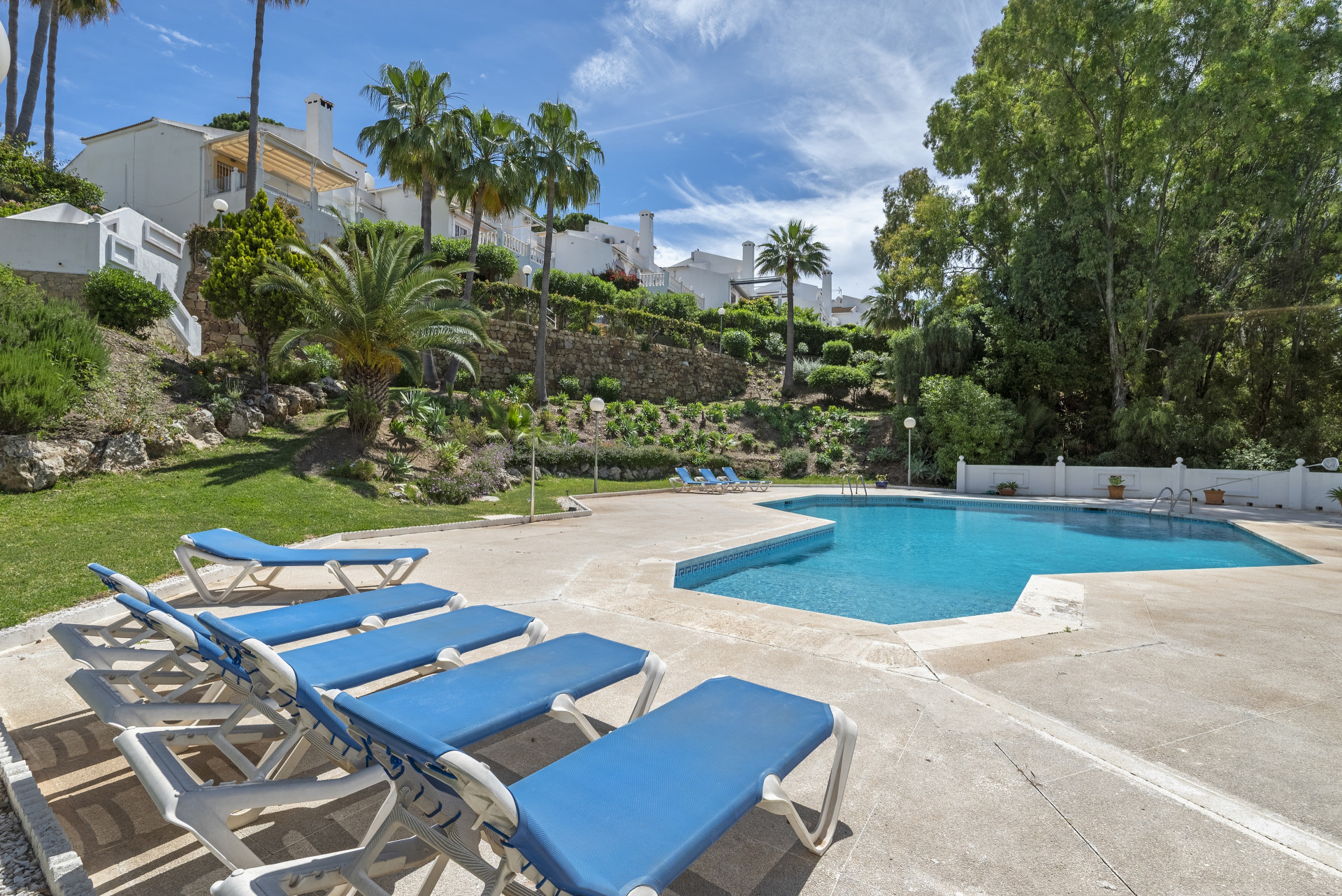 4-Bed Town House with Pool in Exclusive Calahonda Community — Calahonda