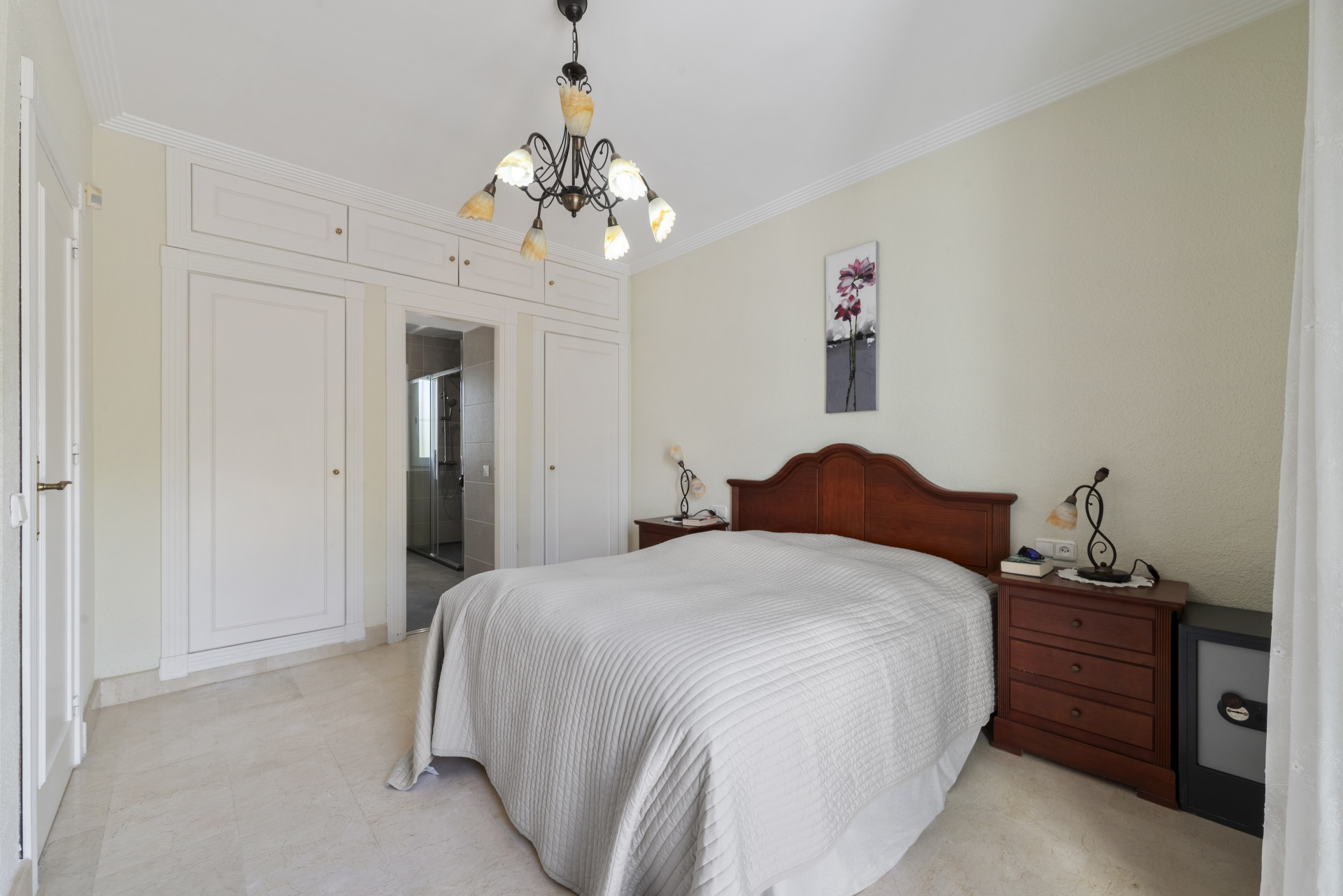 4-Bed Town House with Pool in Exclusive Calahonda Community — Calahonda