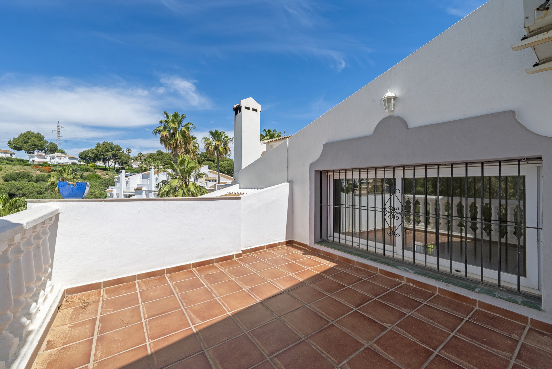 4-Bed Town House with Pool in Exclusive Calahonda Community — Calahonda