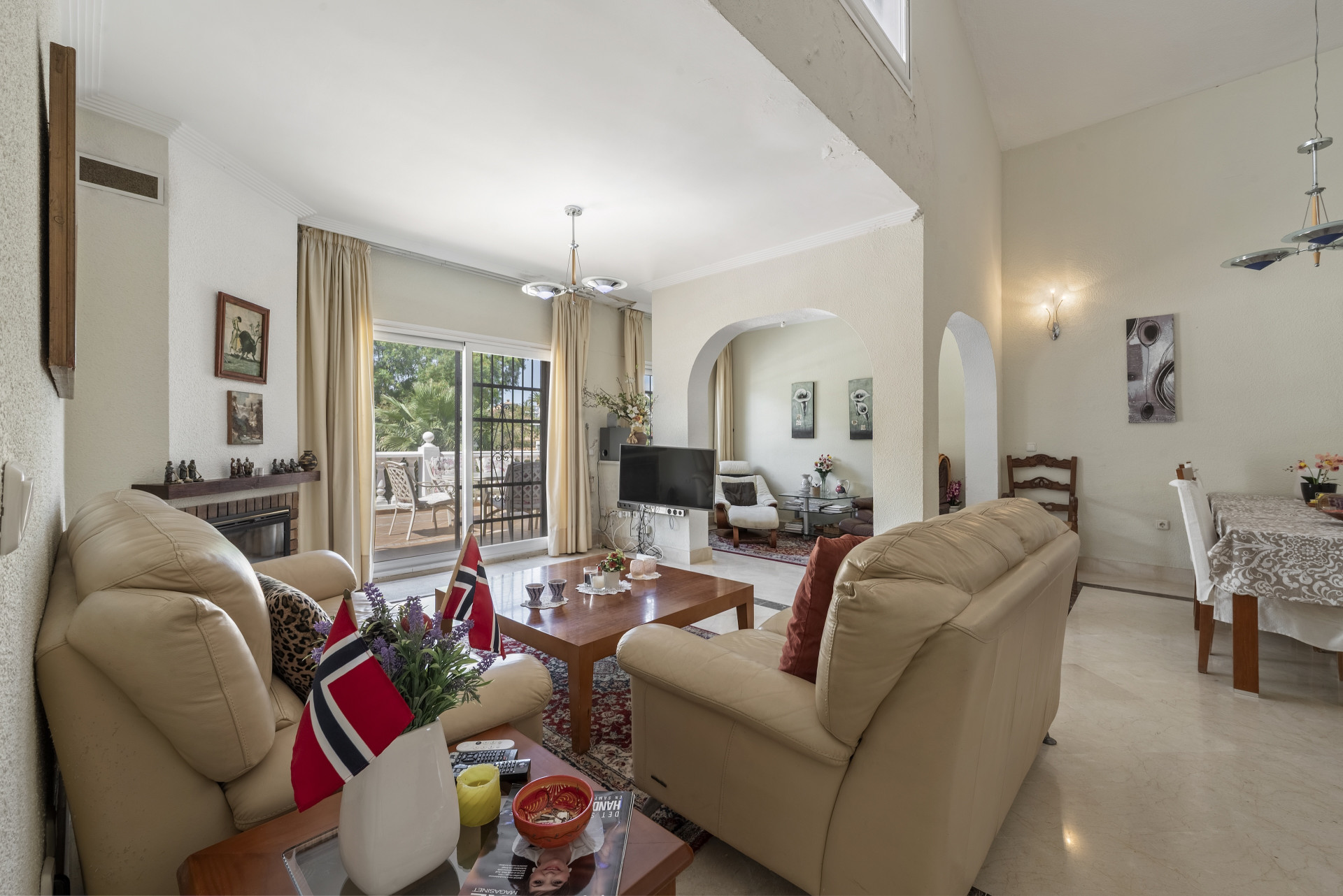 4-Bed Town House with Pool in Exclusive Calahonda Community — Calahonda