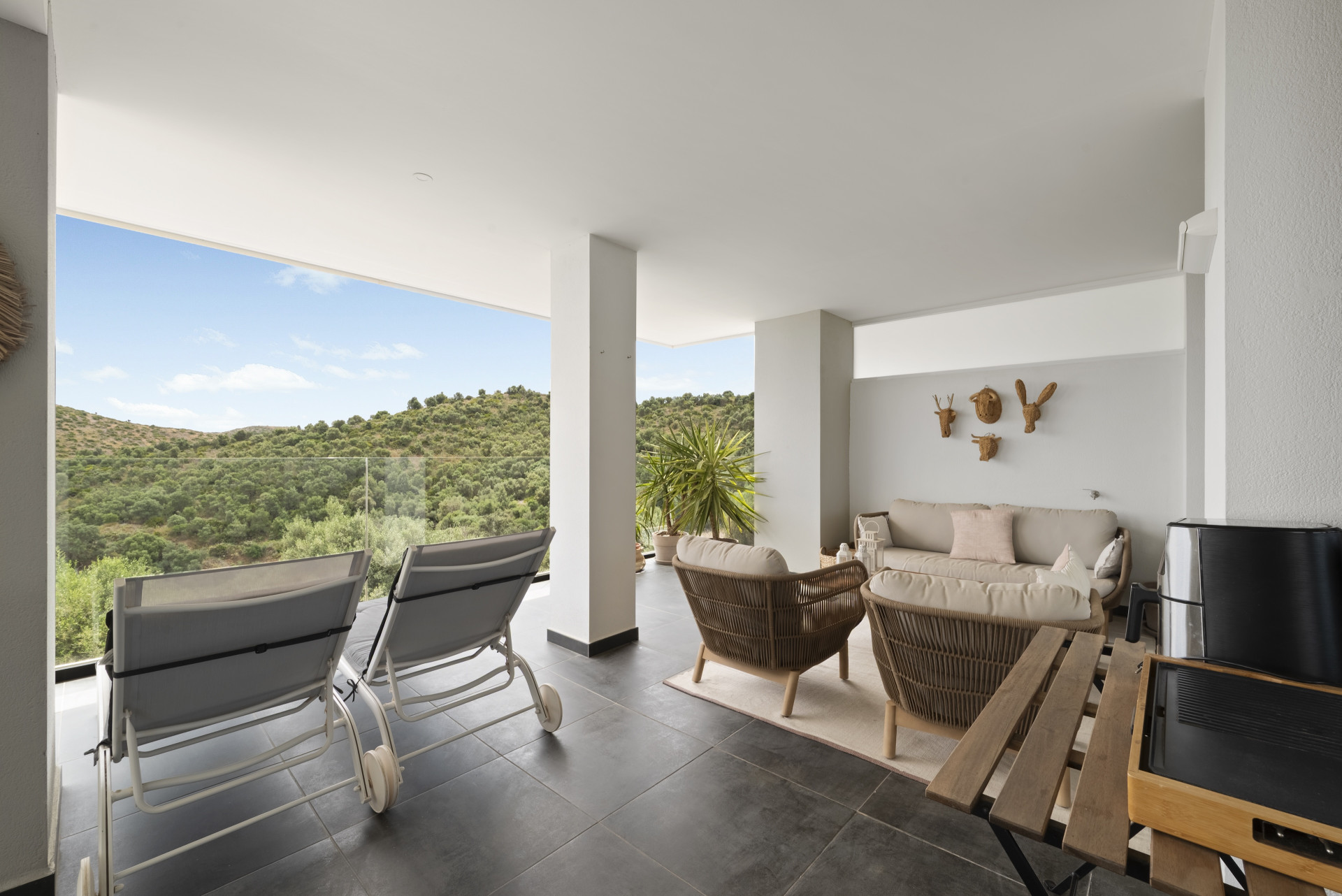 Furnished 3-Bed Apartment with Terrace & Pool, Mijas Costa — Mijas Costa