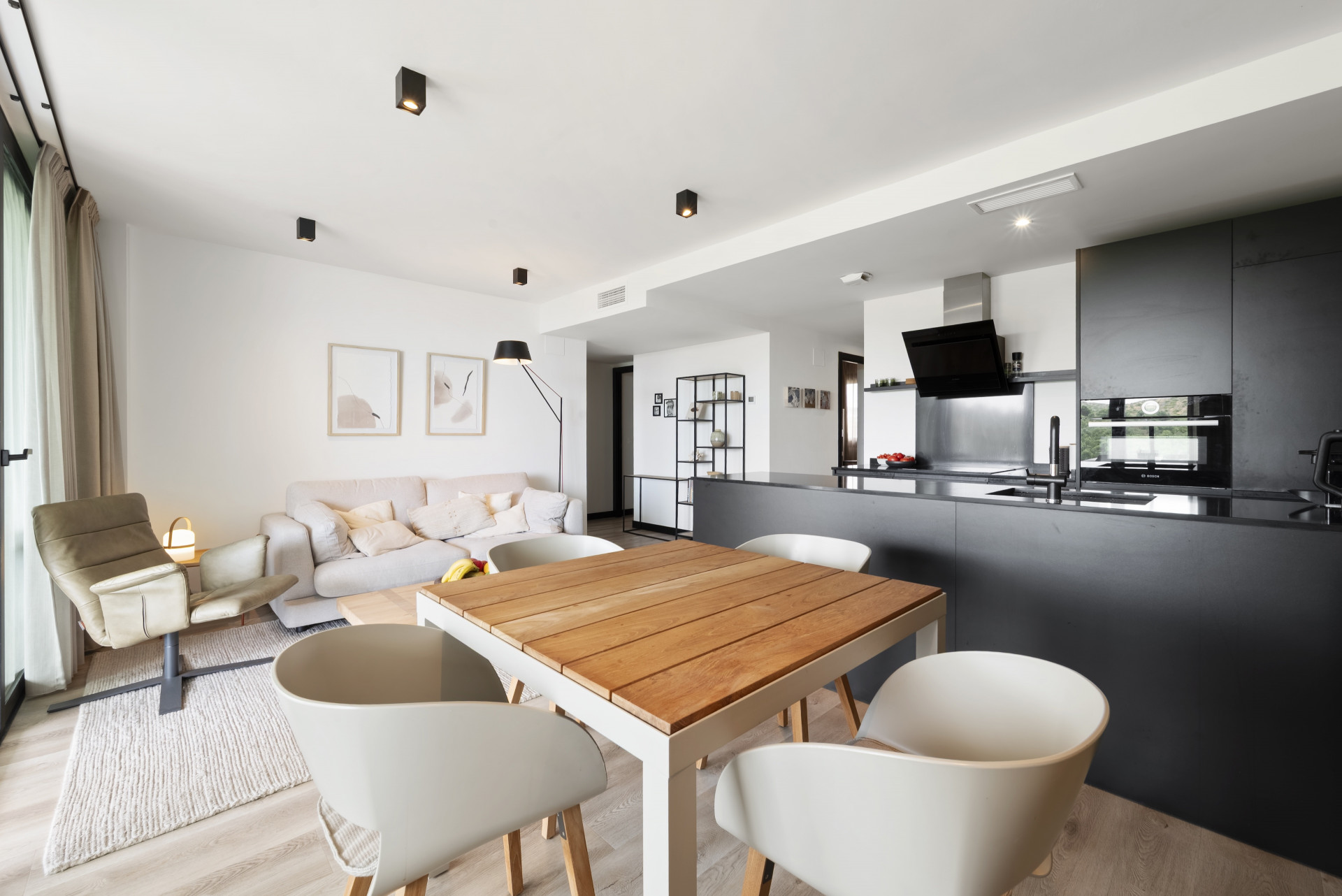Furnished 3-Bed Apartment with Terrace & Pool, Mijas Costa — Mijas Costa