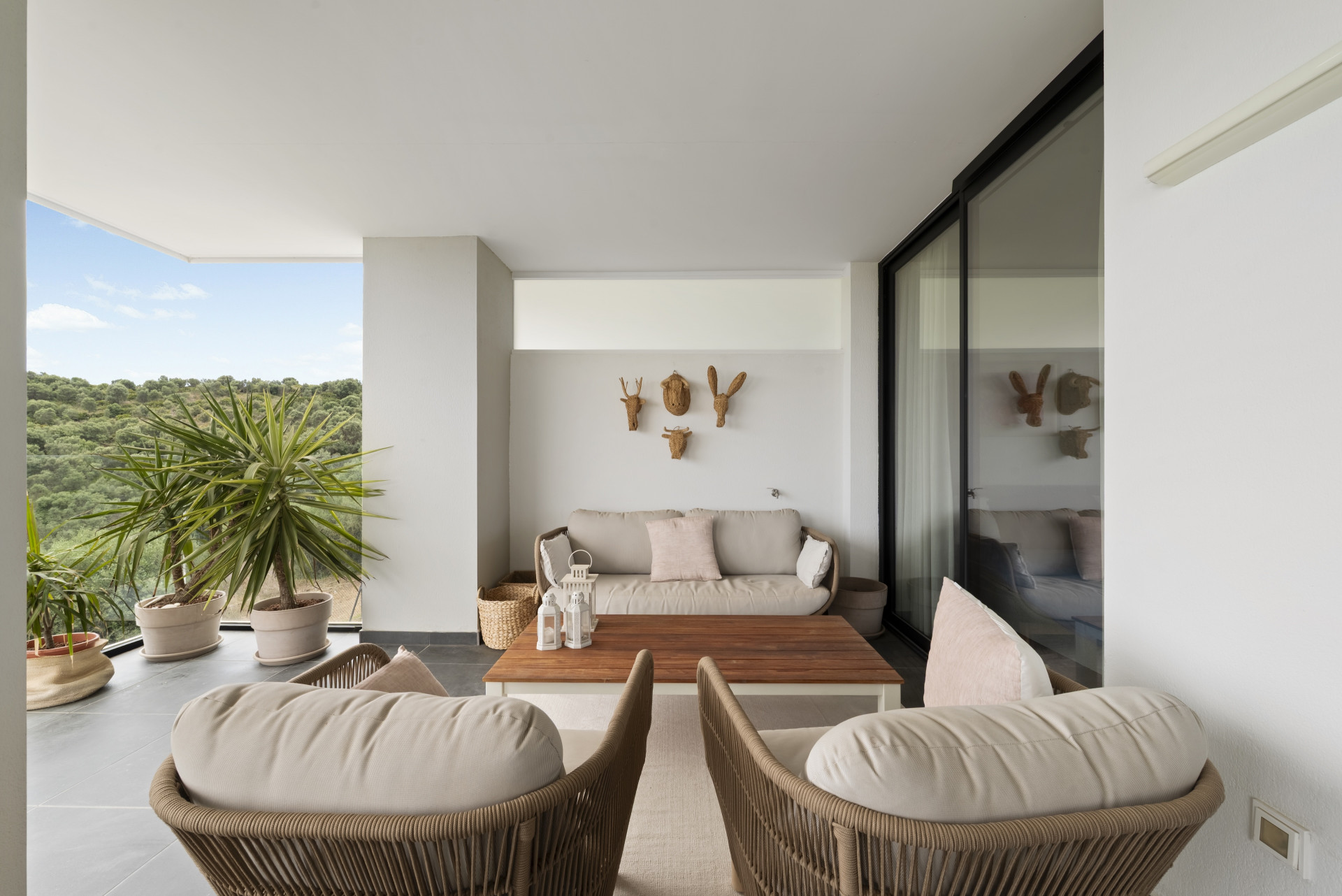 Furnished 3-Bed Apartment with Terrace & Pool, Mijas Costa — Mijas Costa