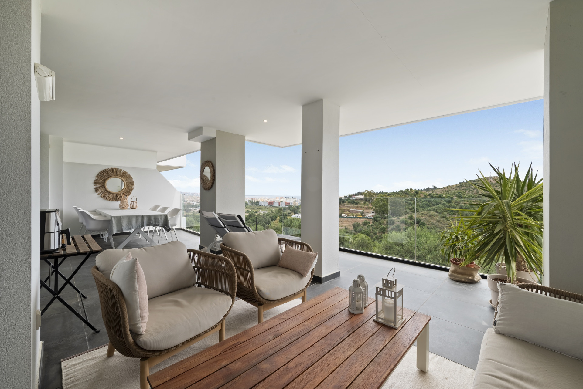 Furnished 3-Bed Apartment with Terrace & Pool, Mijas Costa — Mijas Costa