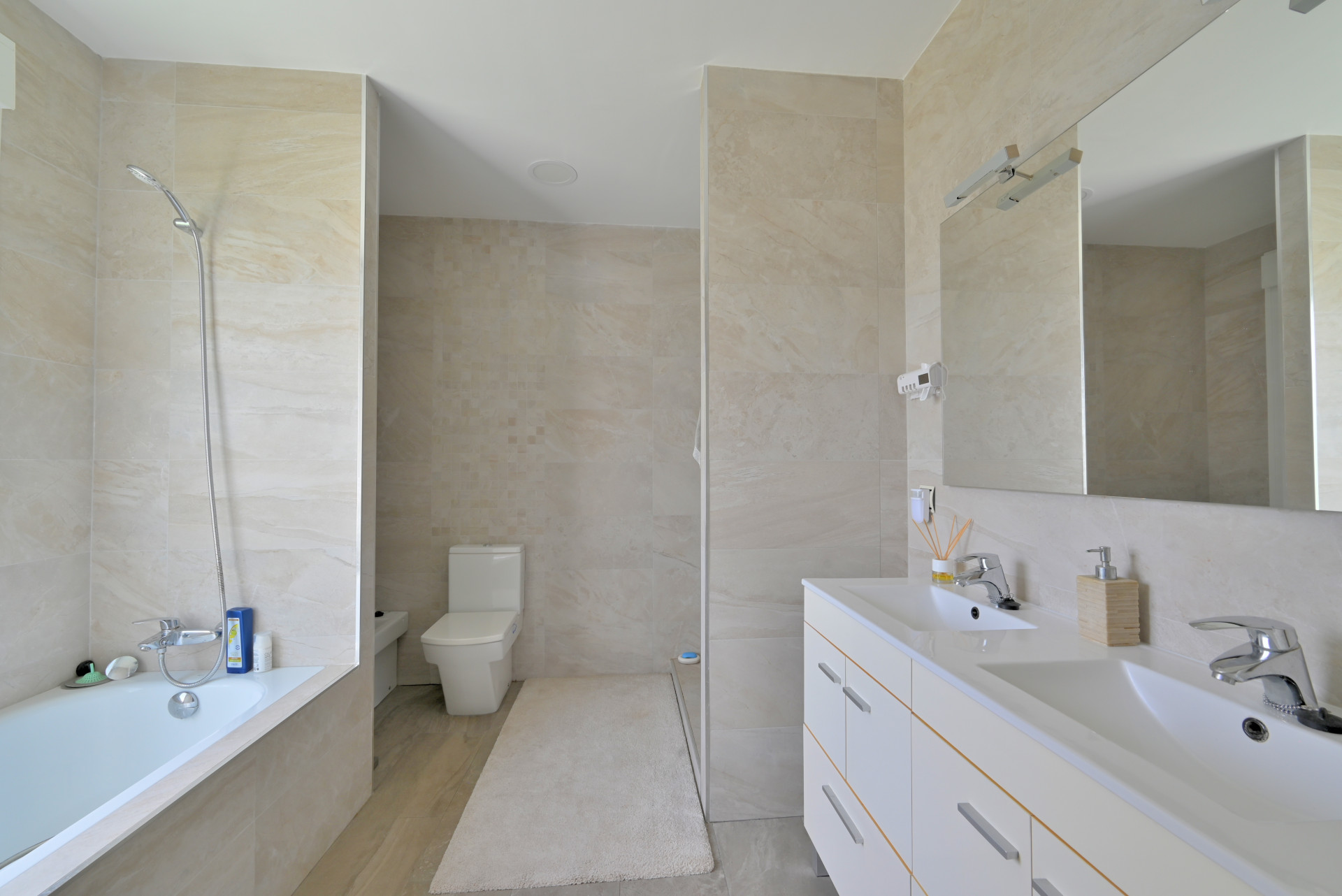 Frontline Golf Semi-Detached Villa in Riviera del Sol, Malaga — Riviera del Sol