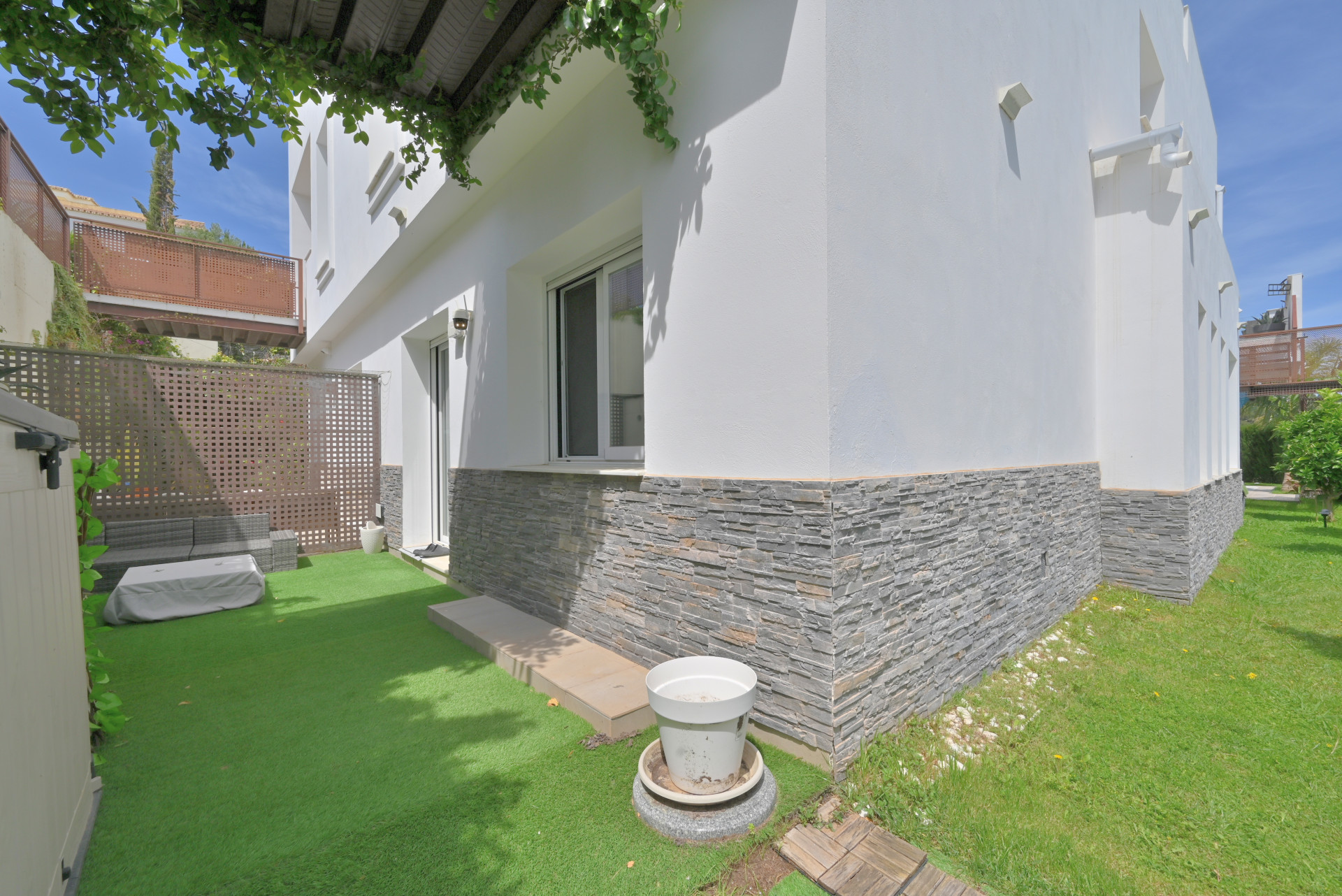 Frontline Golf Semi-Detached Villa in Riviera del Sol, Malaga — Riviera del Sol