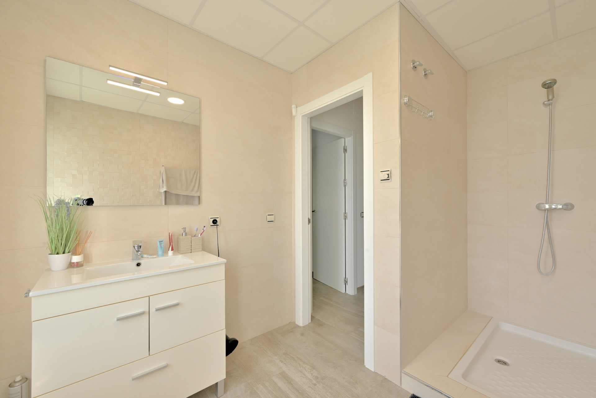 Frontline Golf Semi-Detached Villa in Riviera del Sol, Malaga — Riviera del Sol