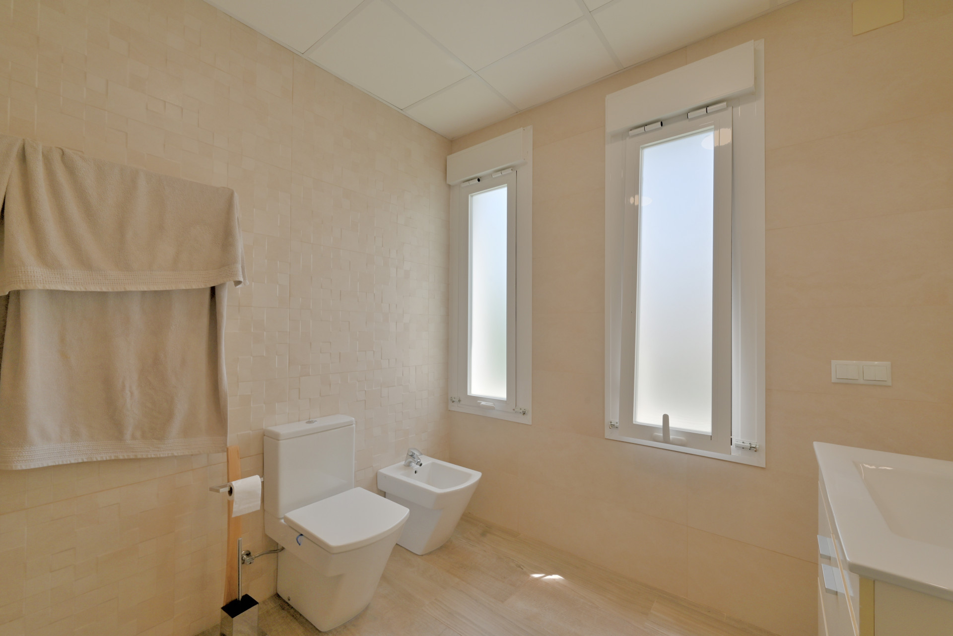 Frontline Golf Semi-Detached Villa in Riviera del Sol, Malaga — Riviera del Sol