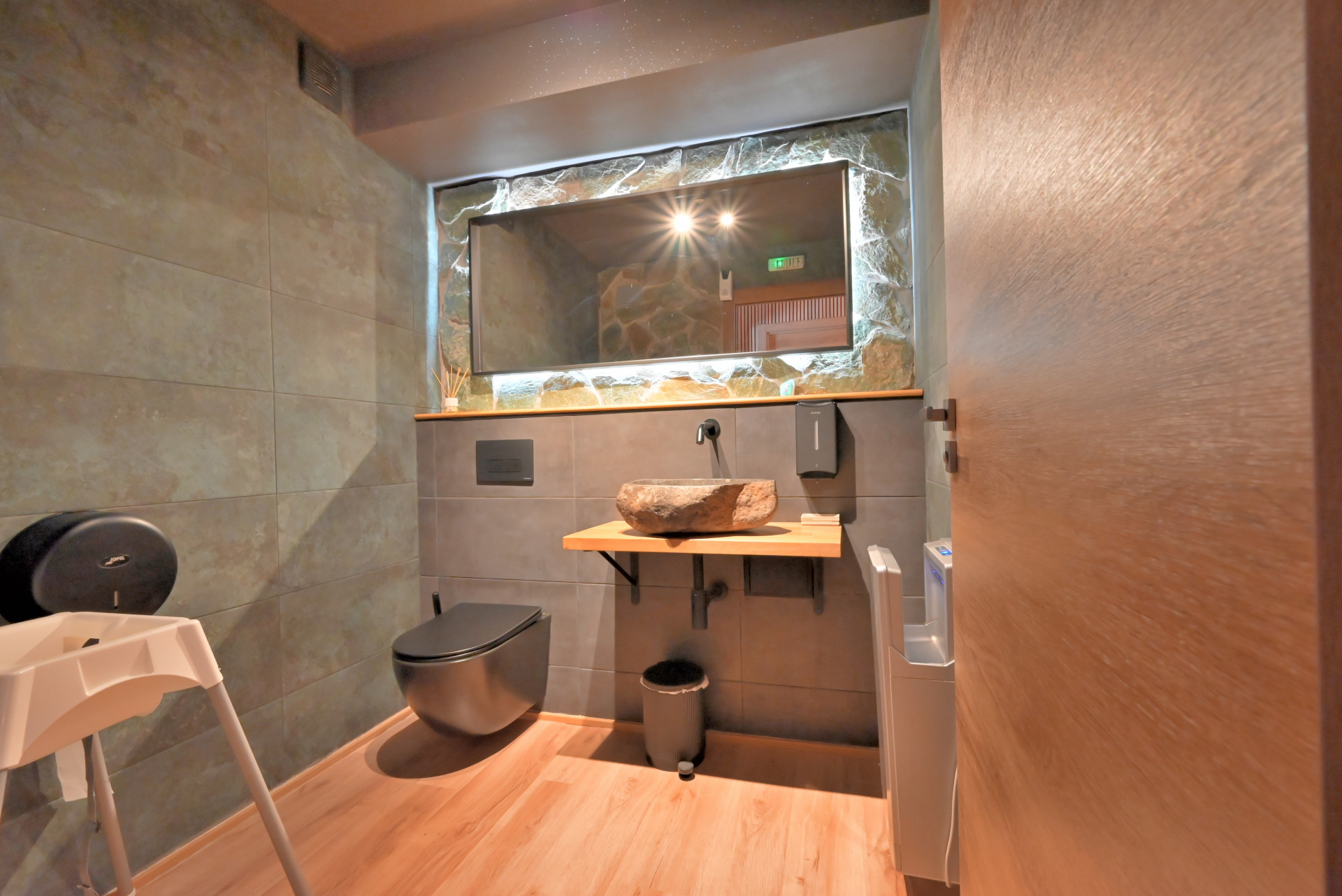 Turnkey Restaurant for Sale in Calahonda, Malaga - Ref ST6311 — Calahonda