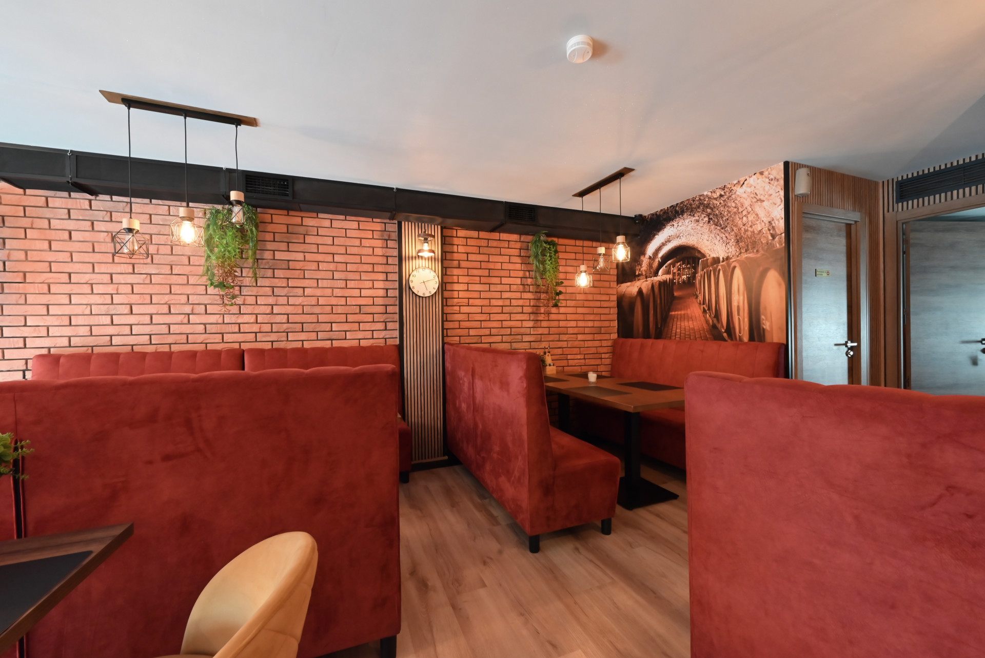 Turnkey Restaurant for Sale in Calahonda, Malaga - Ref ST6311 — Calahonda