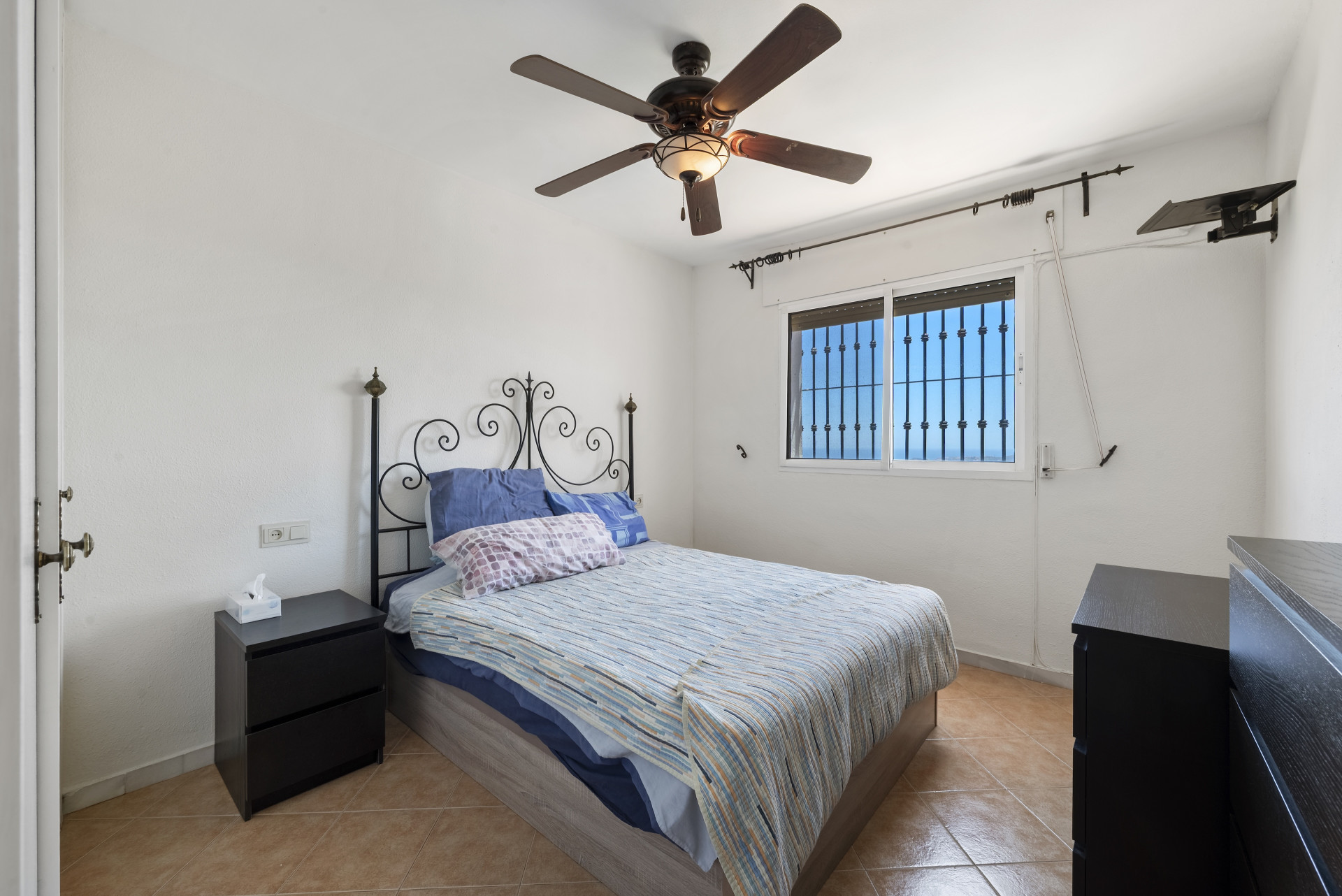 Spacious 5-Bed Town House with Pool Between Mijas and Fuengirola — Mijas