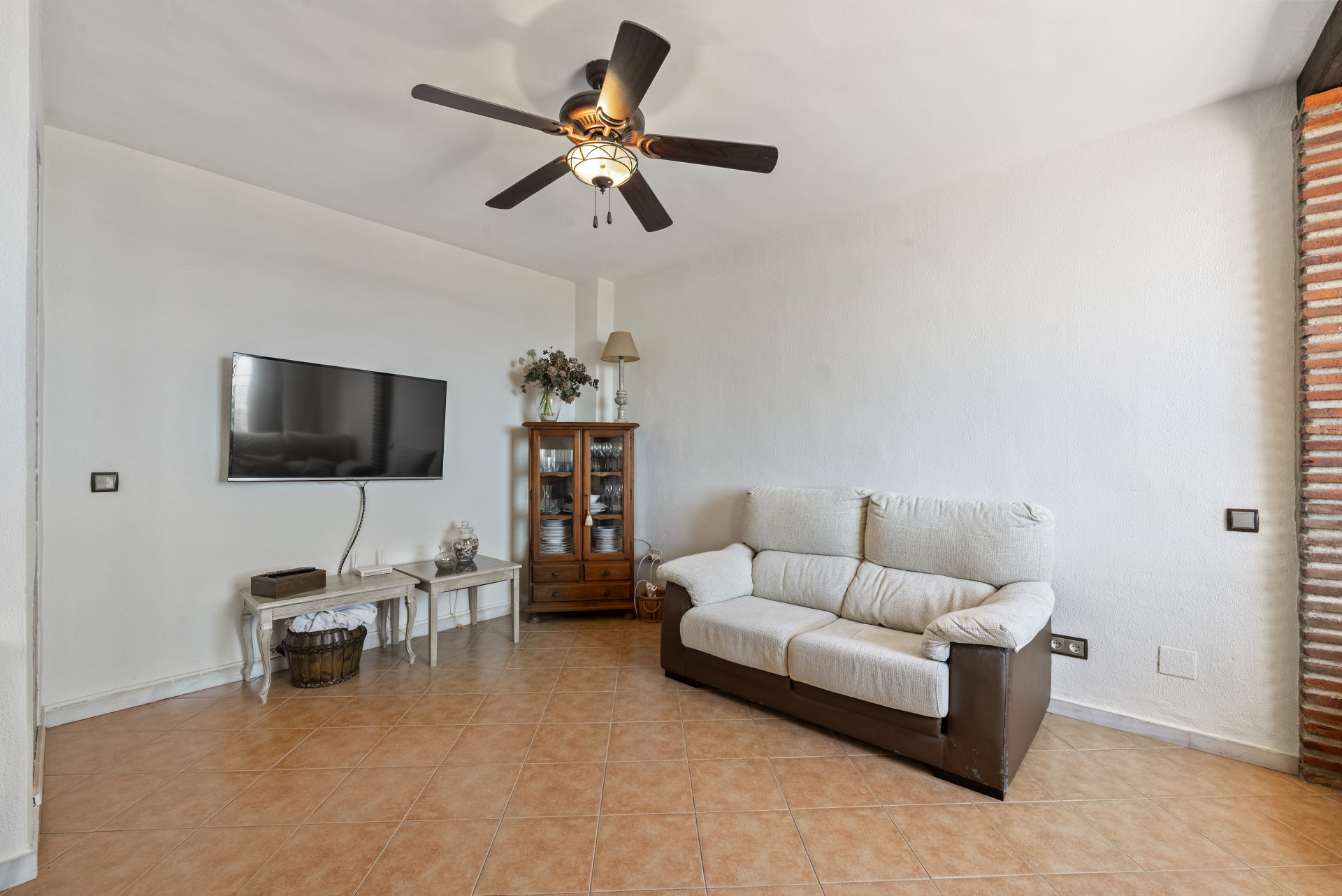 Spacious 5-Bed Town House with Pool Between Mijas and Fuengirola — Mijas