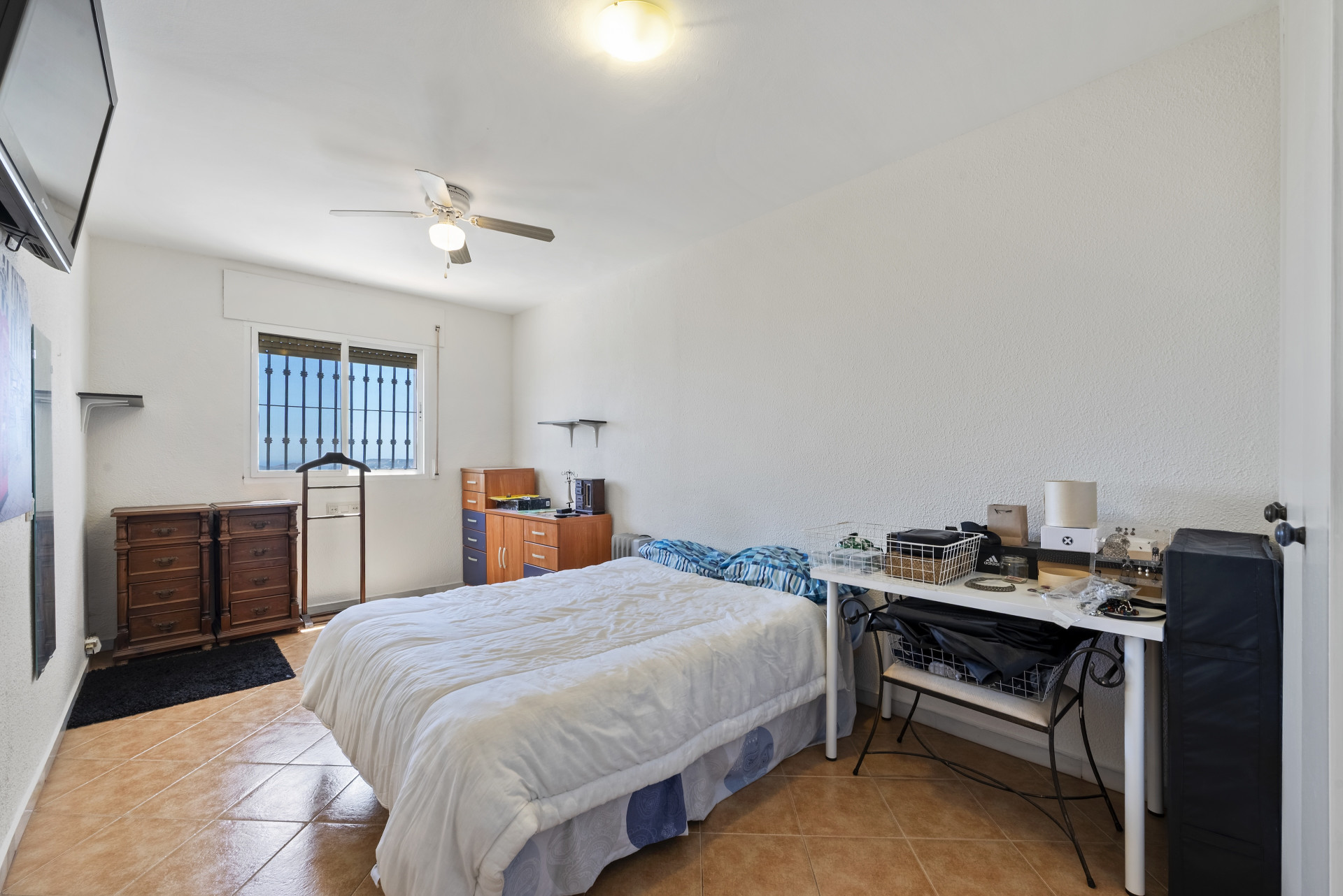 Spacious 5-Bed Town House with Pool Between Mijas and Fuengirola — Mijas