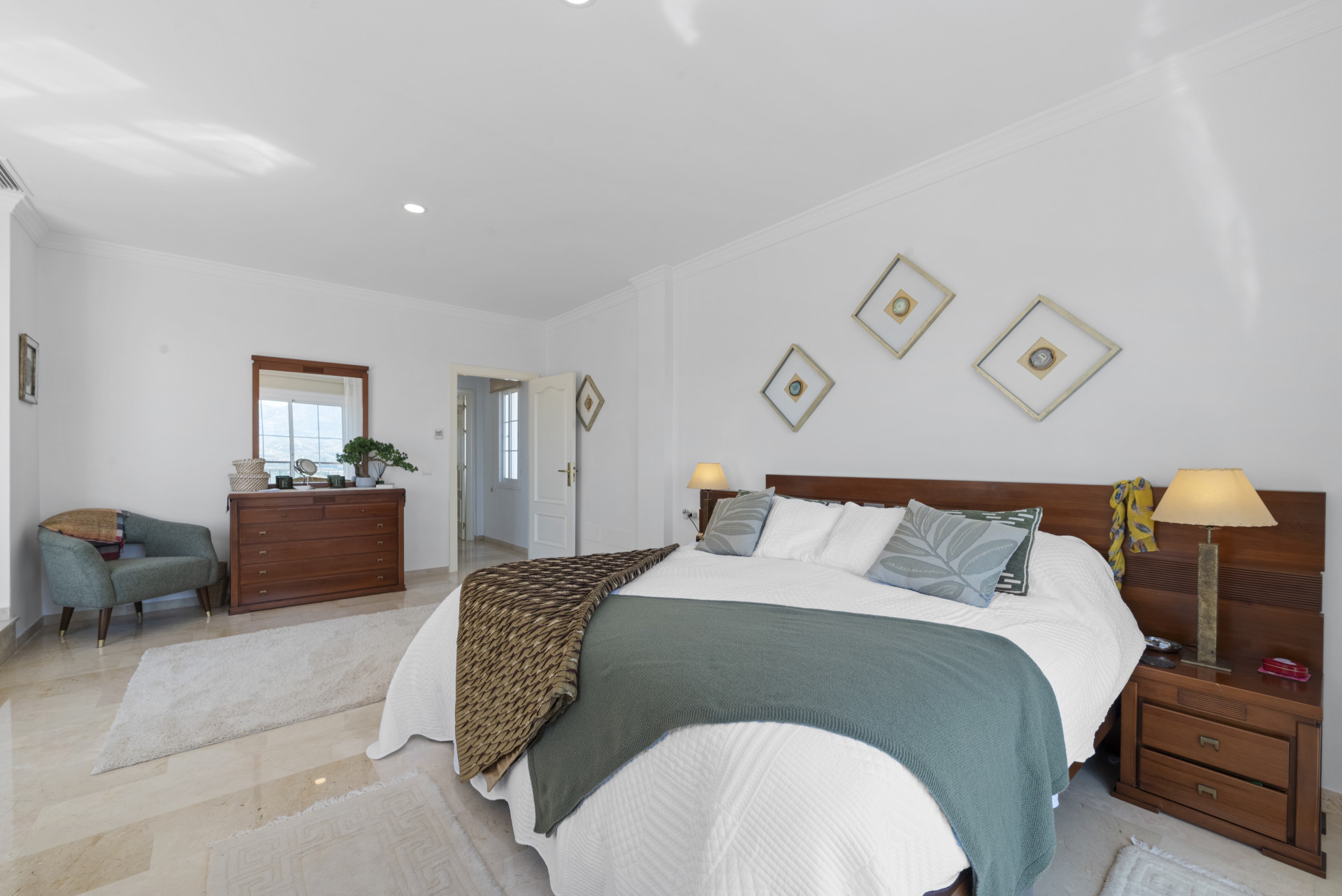 Frontline Golf Villa with Panoramic Views, La Cala Golf Resort — La Cala Golf Resort
