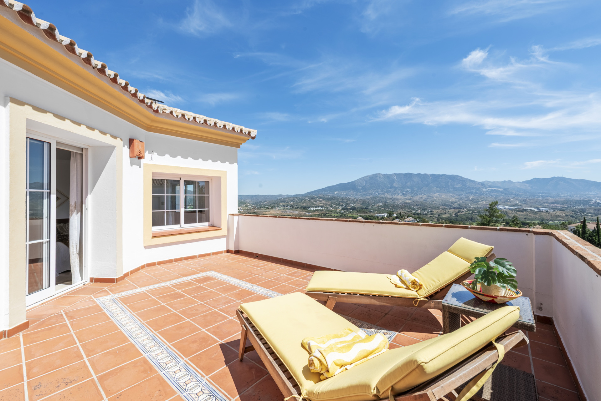 Frontline Golf Villa with Panoramic Views, La Cala Golf Resort — La Cala Golf Resort