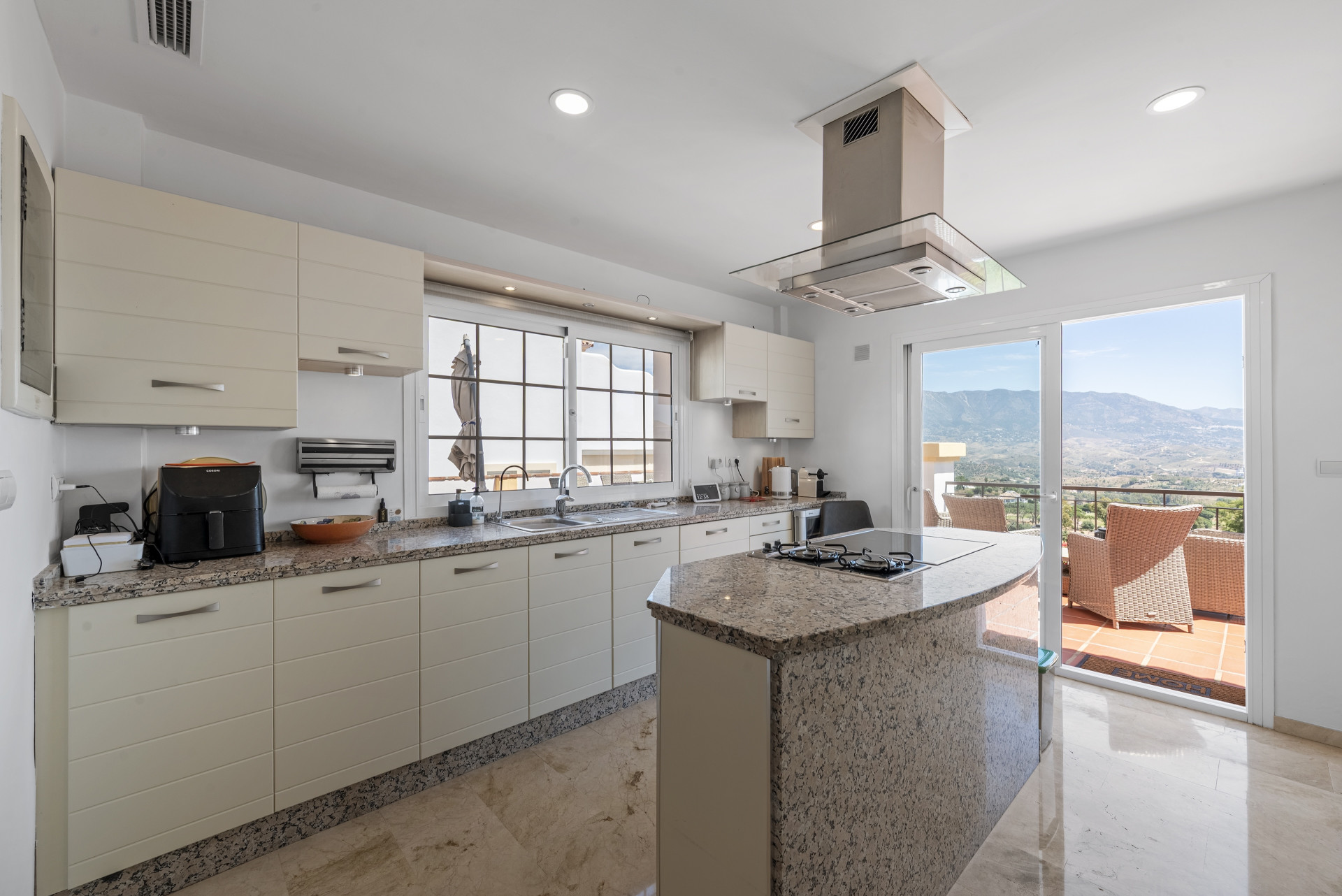 Frontline Golf Villa with Panoramic Views, La Cala Golf Resort — La Cala Golf Resort