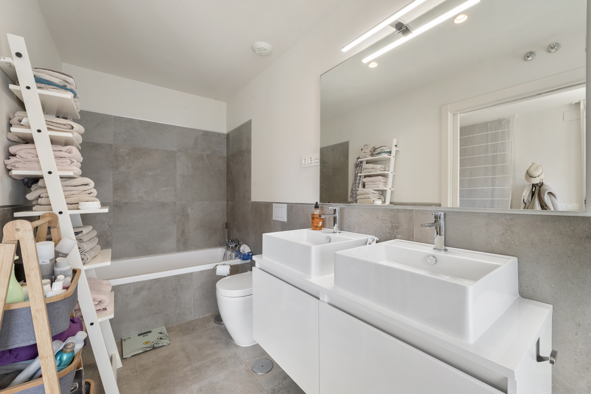 Modern 4-Bed Townhouse with Sea Views & Pool, Cala de Mijas — Cala de Mijas