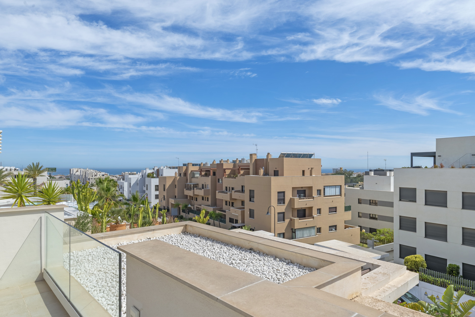 Modern 4-Bed Townhouse with Sea Views & Pool, Cala de Mijas — Cala de Mijas