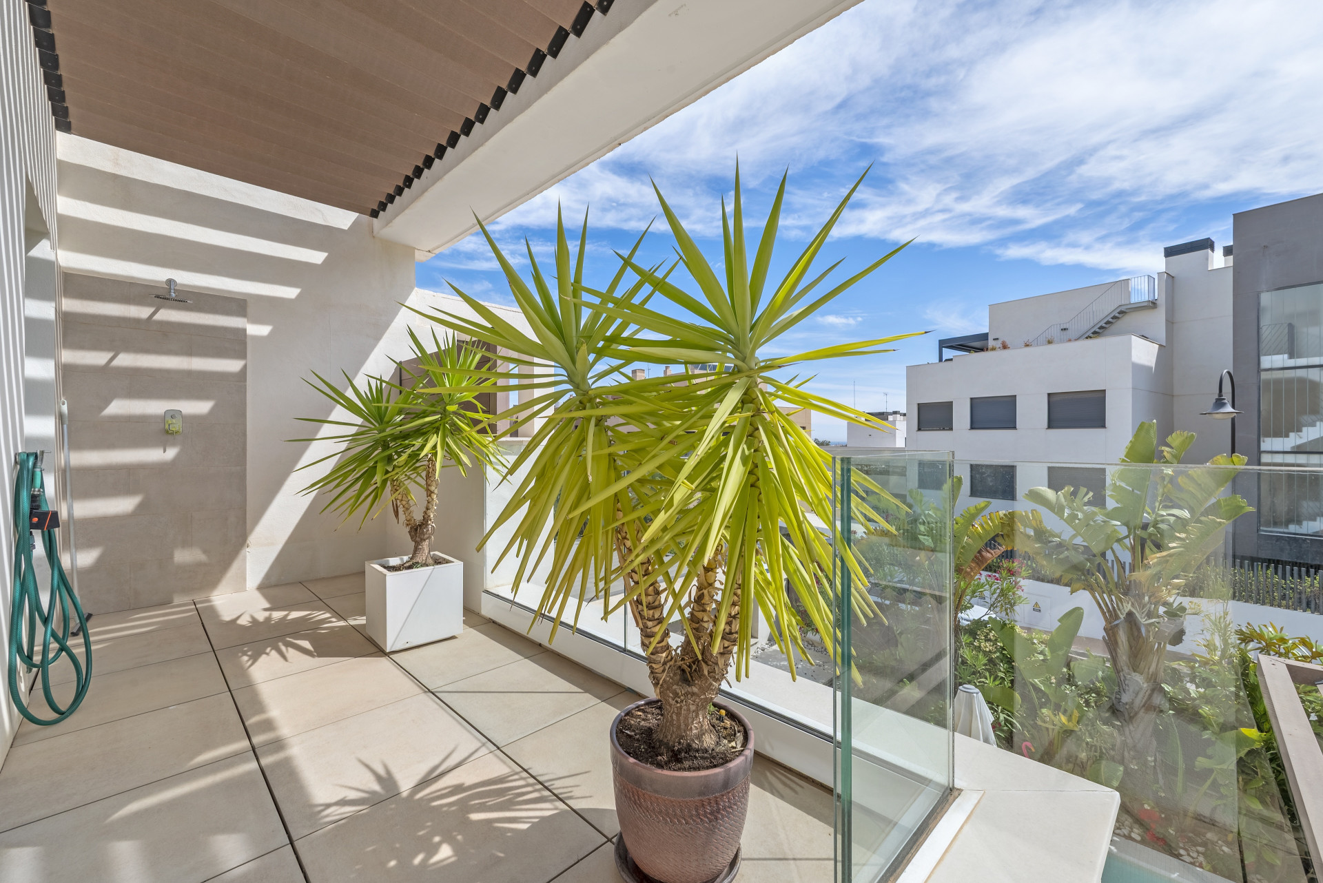 Modern 4-Bed Townhouse with Sea Views & Pool, Cala de Mijas — Cala de Mijas