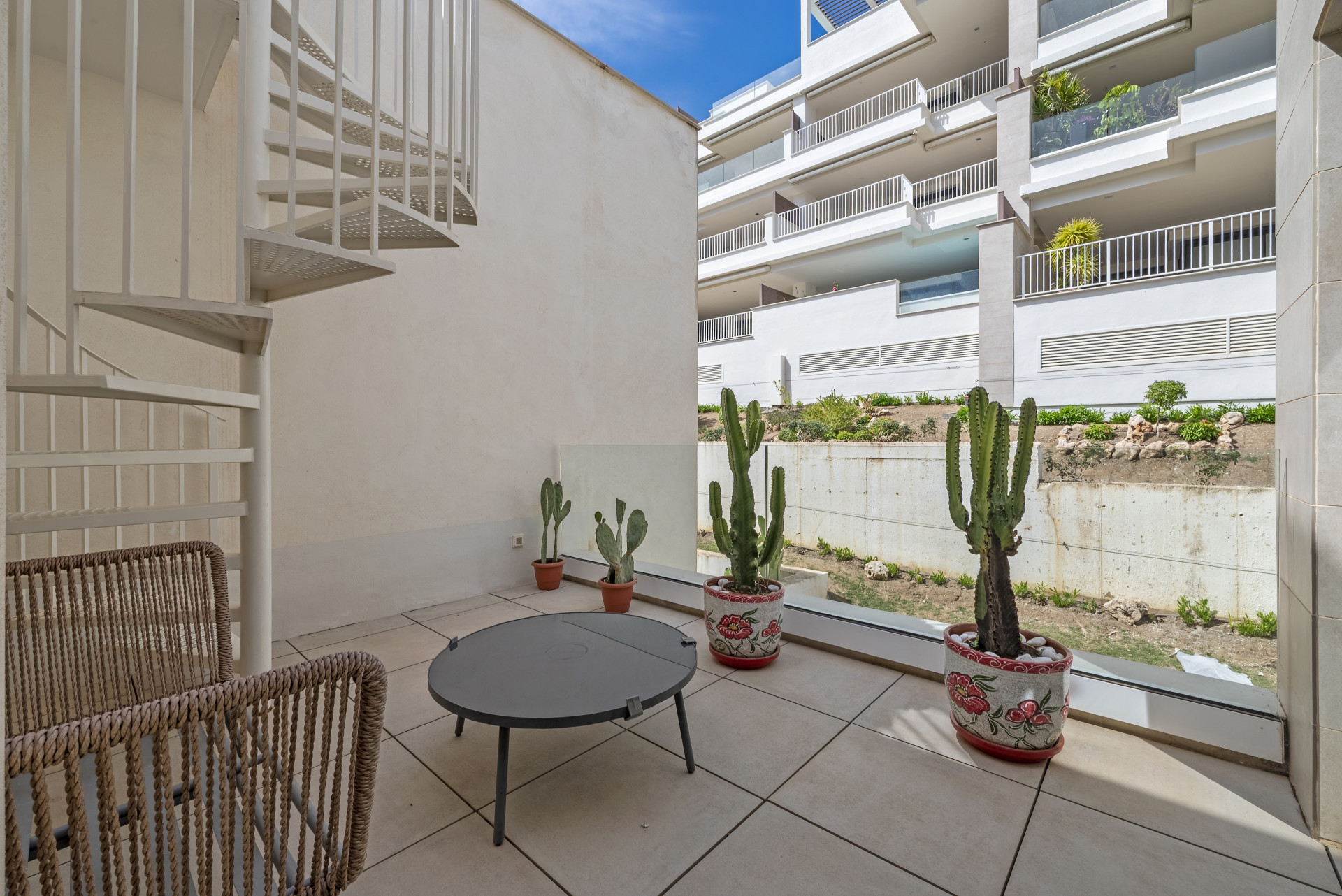 Modern 4-Bed Townhouse with Sea Views & Pool, Cala de Mijas — Cala de Mijas