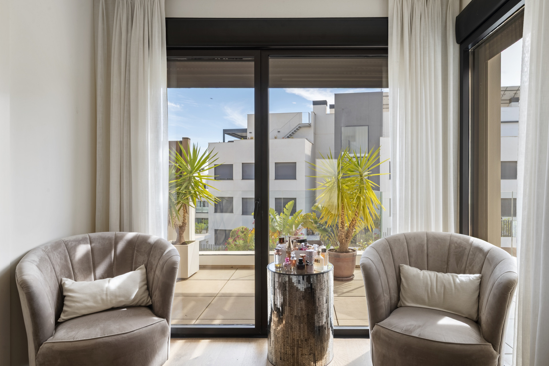 Modern 4-Bed Townhouse with Sea Views & Pool, Cala de Mijas — Cala de Mijas