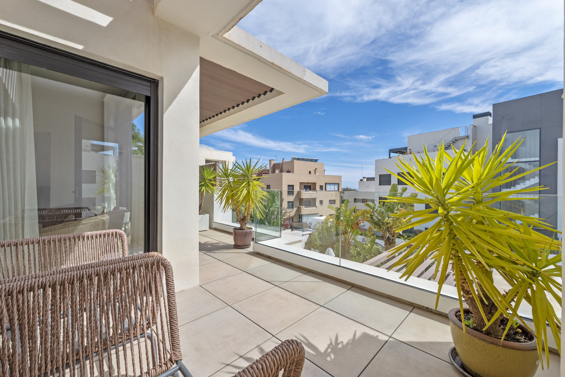 Modern 4-Bed Townhouse with Sea Views & Pool, Cala de Mijas — Cala de Mijas