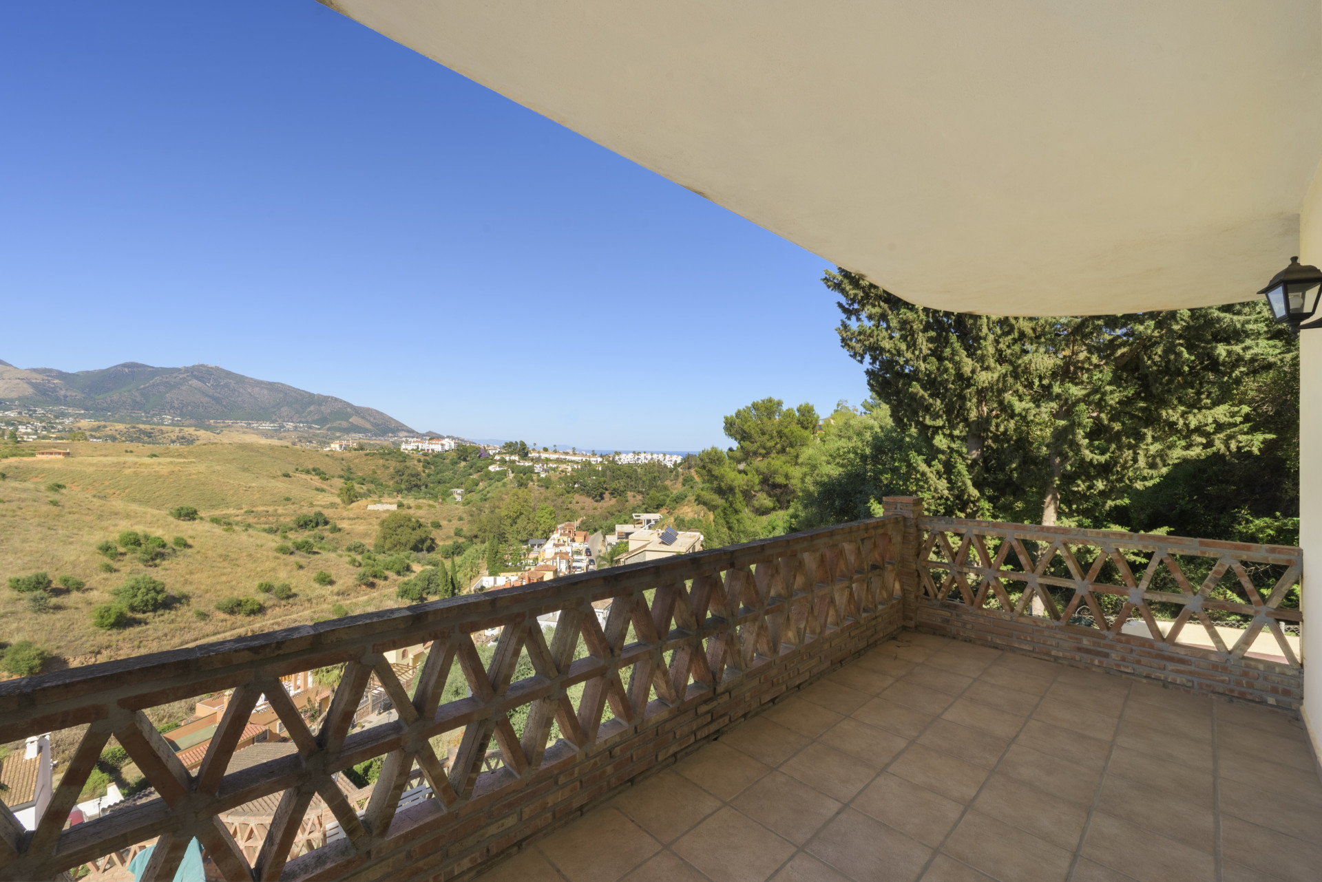 4-Bed Villa with Pool & Panoramic Sea Views in Sierrezuela, Mijas Costa — Mijas Costa