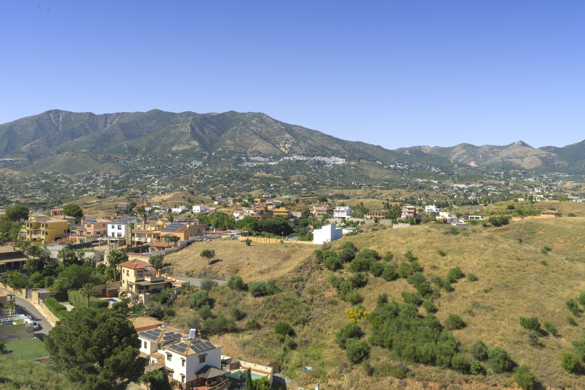 4-Bed Villa with Pool & Panoramic Sea Views in Sierrezuela, Mijas Costa — Mijas Costa